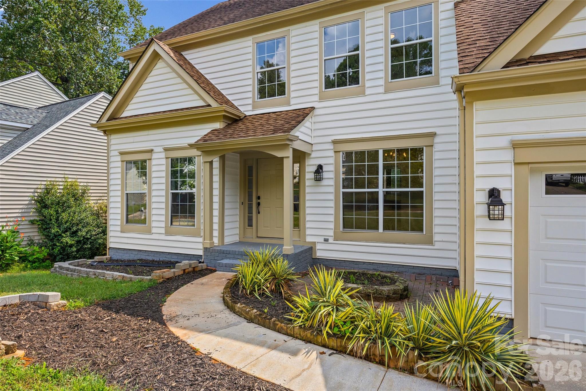 Single Family Residence at 105 Lyman Oak Court, Fort Mill, photo 10 of 48