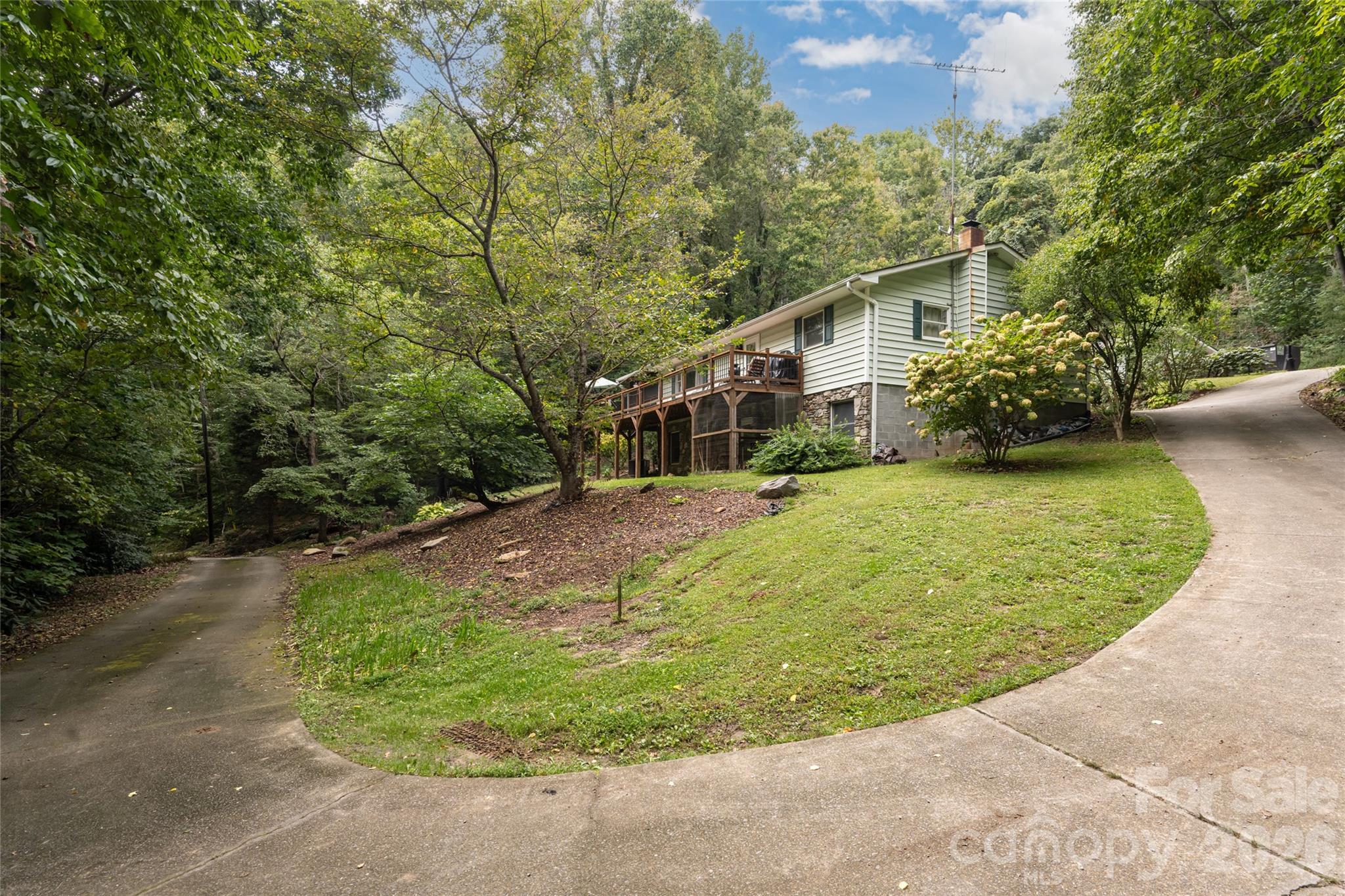 circular driveway - 101 Guffey Mountain Road, Fairview