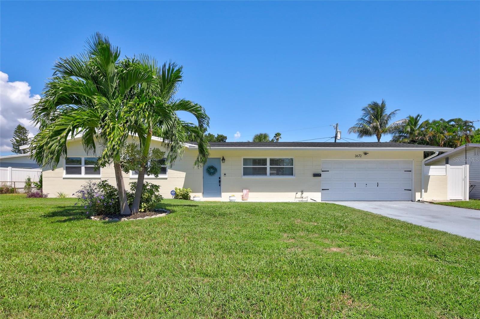 3672 SEAROBIN DR SE