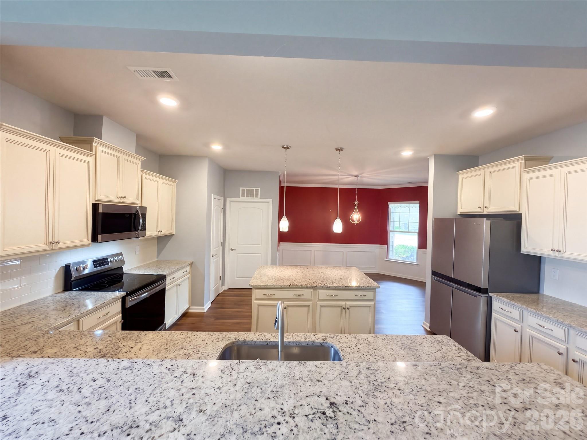 Single Family Residence at 2019 Trindle Vine Lane, Waxhaw, photo 4 of 25