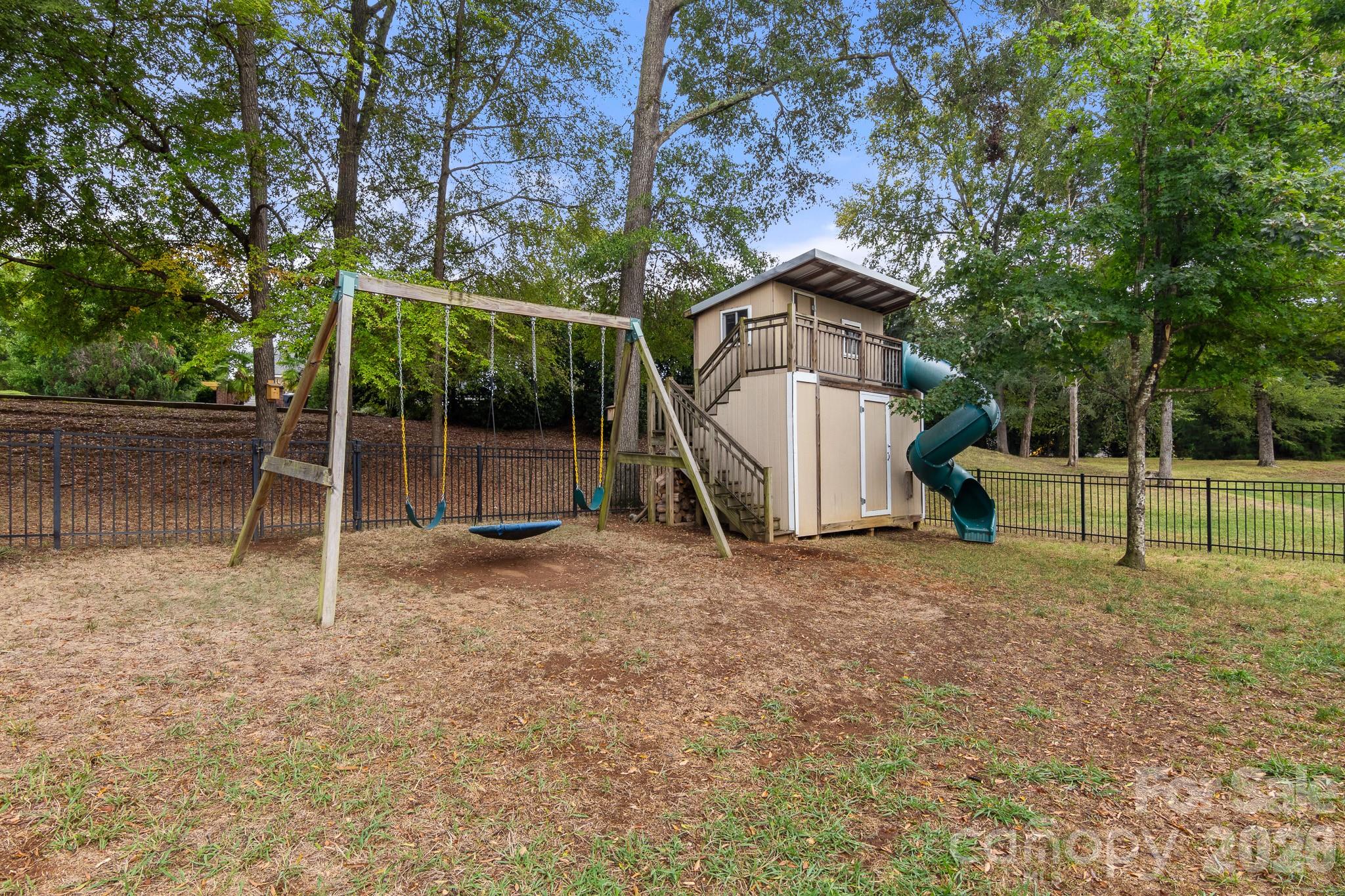 Single Family Residence at 338 Lorraine Road, Fort Mill, photo 6 of 43