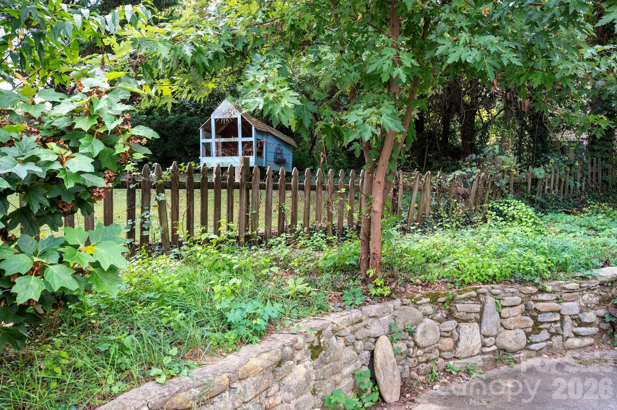 Fenced yard area - 109 Wilshire Drive, Asheville