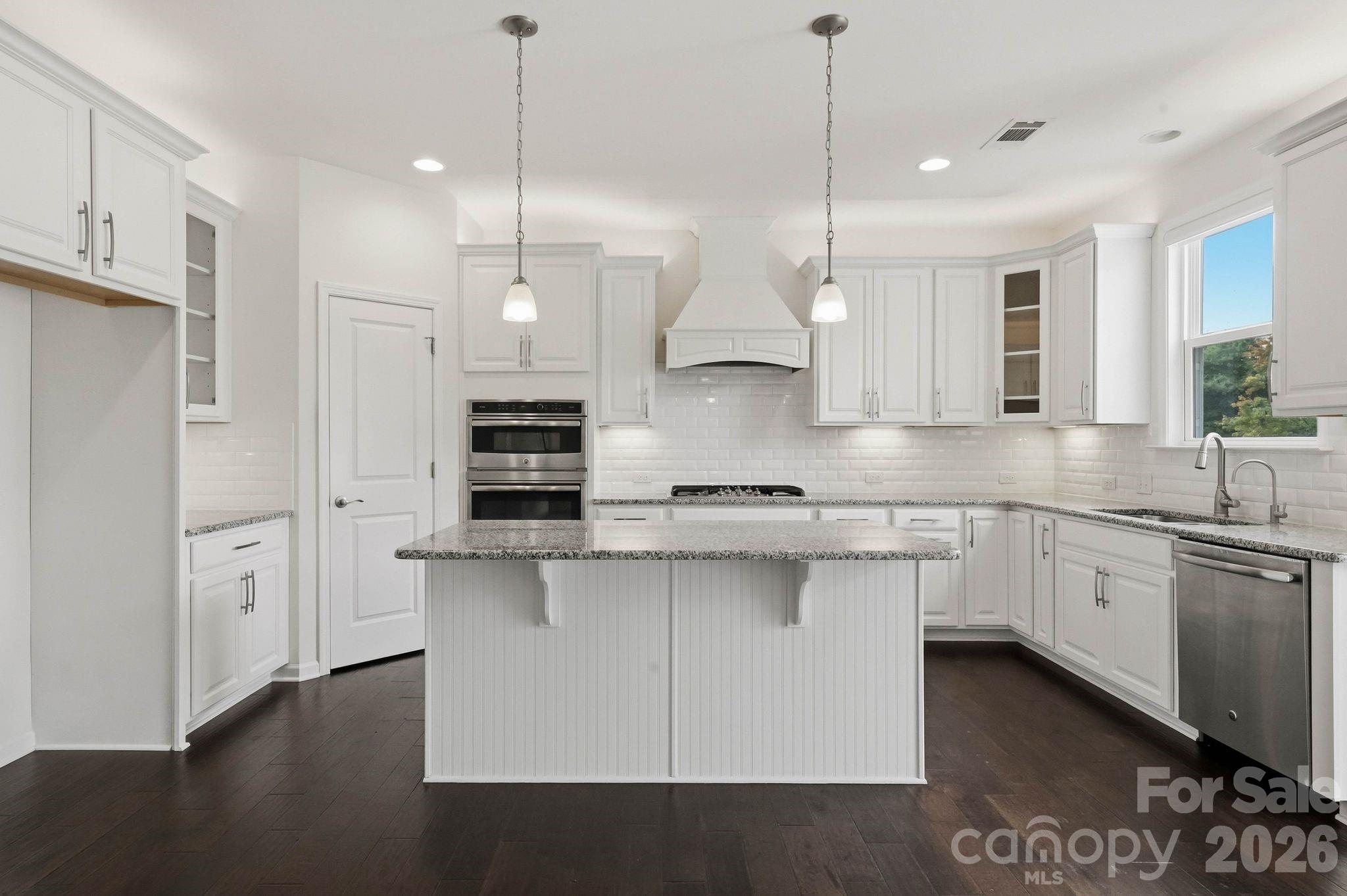 Single Family Residence at 108 Heron Cove Loop, Mooresville, photo 15 of 47