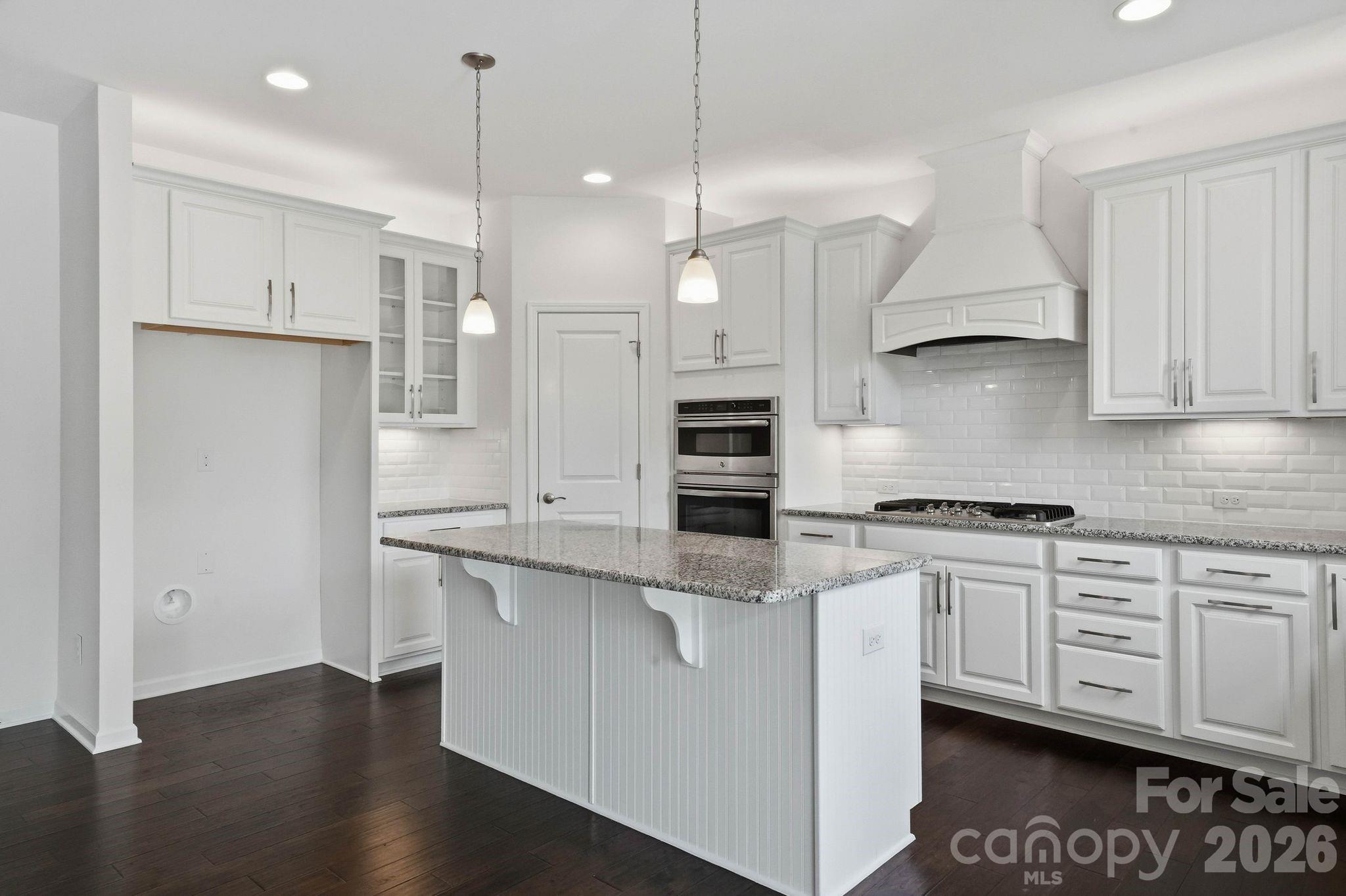 Single Family Residence at 108 Heron Cove Loop, Mooresville, photo 16 of 47