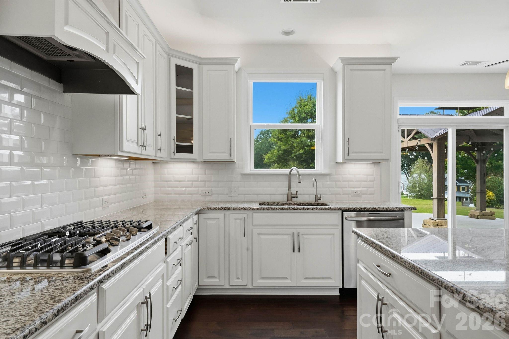 Gas Range with Hood - 108 Heron Cove Loop, Mooresville