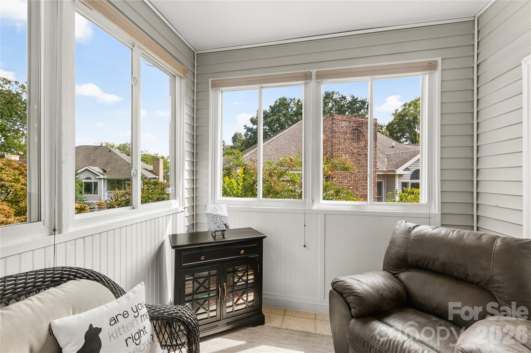 Three-season Room - 165 Ewbank Garden Drive, Hendersonville