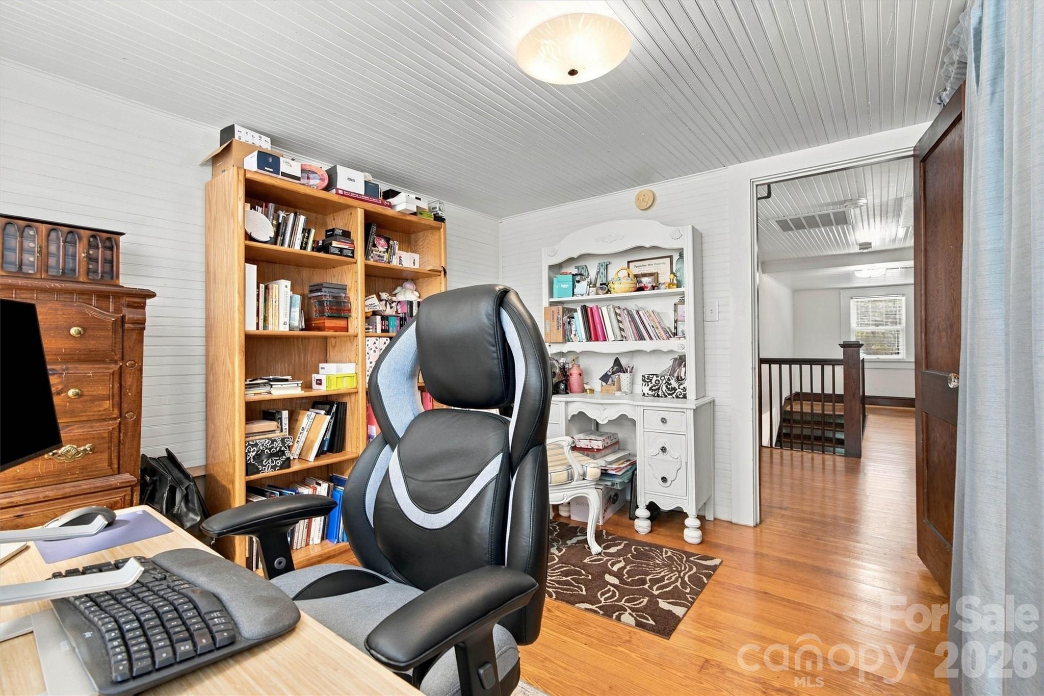 Upper-Level Fourth Guestroom/Entry View - 3336 Startown Road, Newton