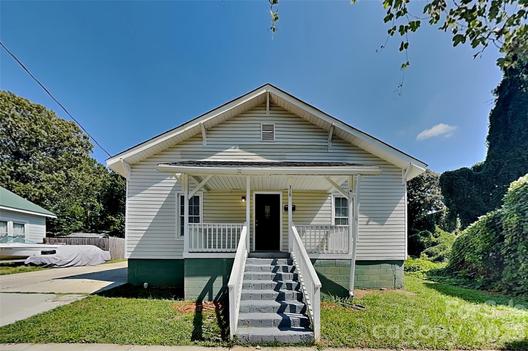 Single Family Residence at 318 Bruce Avenue, Mooresville