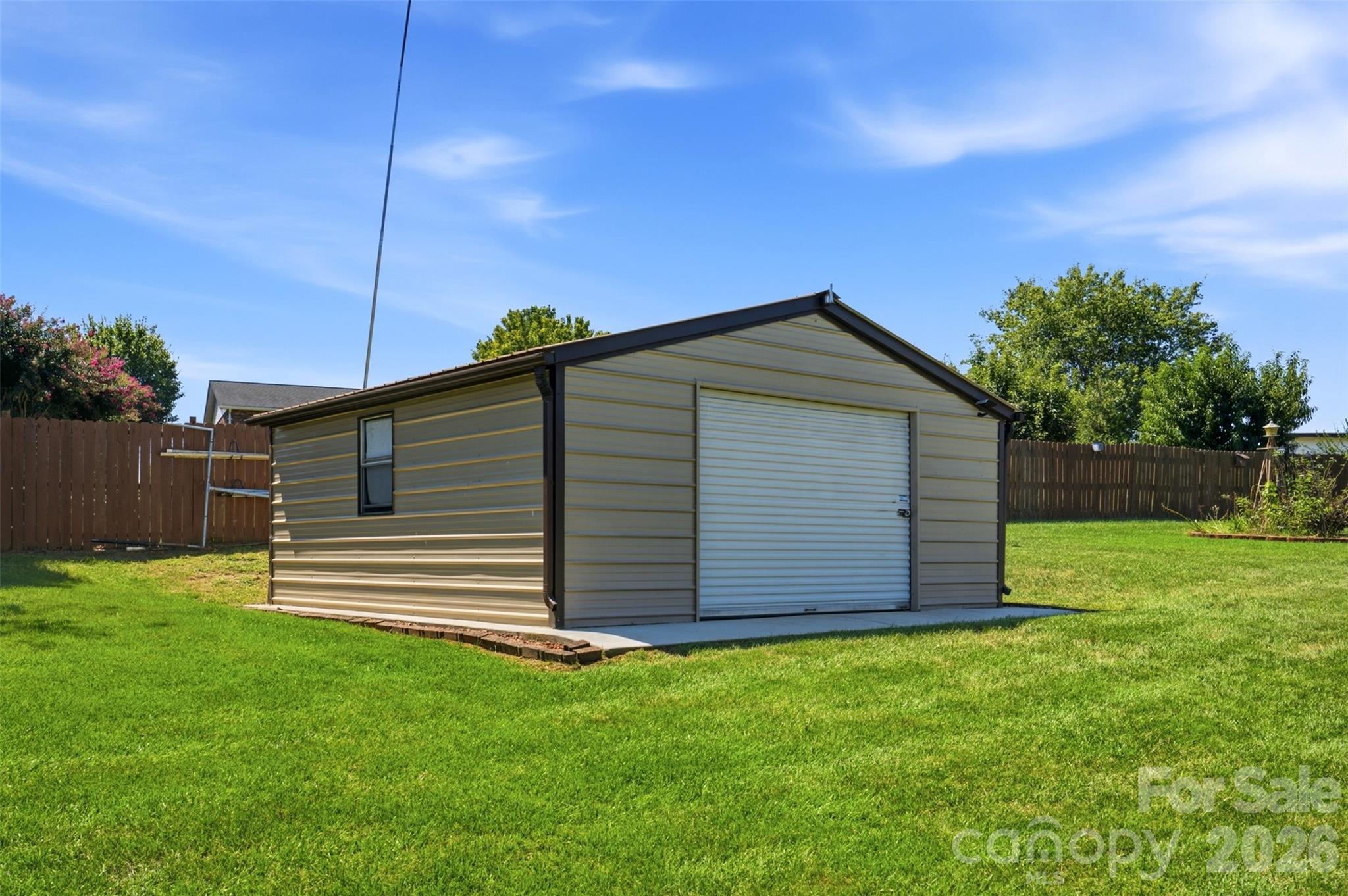 Wired outbuilding for storage or workshop. - 118 Sherwood Drive, Taylorsville