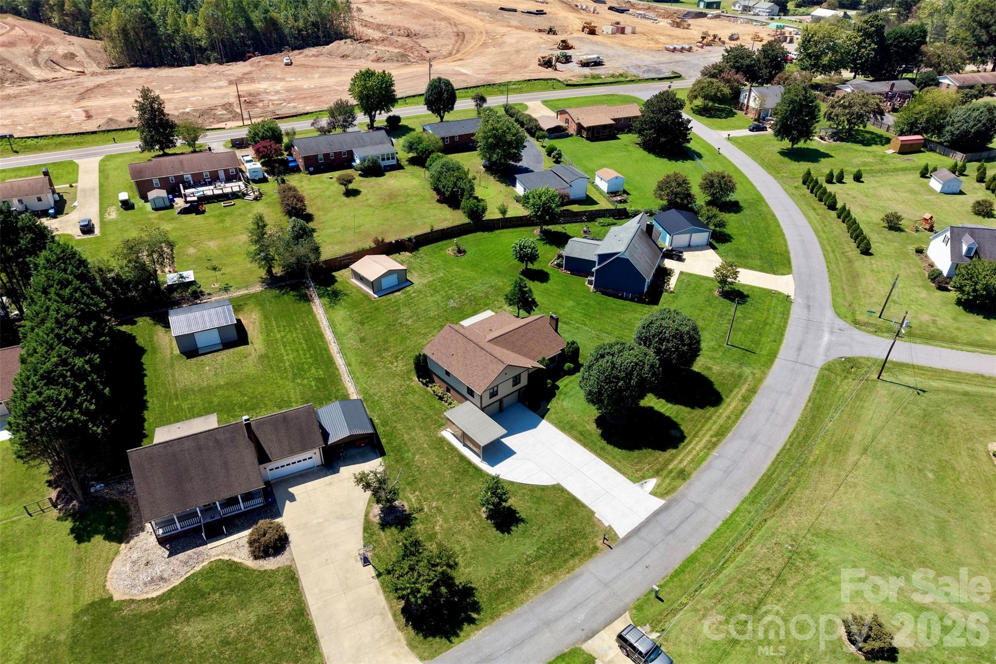 Well maintained home within minutes of Lake Hickory. - 118 Sherwood Drive, Taylorsville
