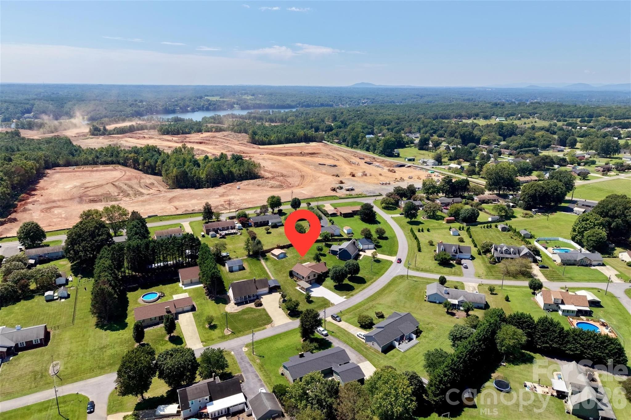 Public access to Lake Hickory within minutes. - 118 Sherwood Drive, Taylorsville