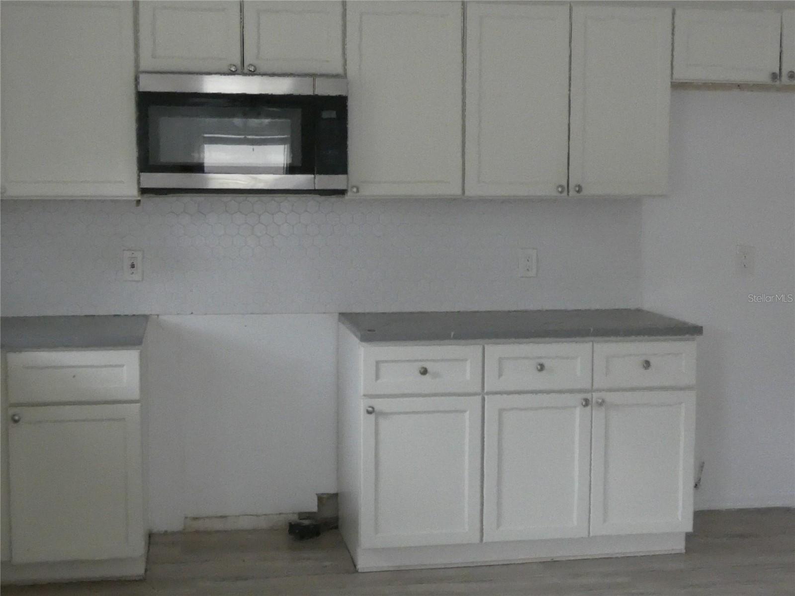Single Family Residence at 1655 24TH ST, SARASOTA, photo 3 of 6