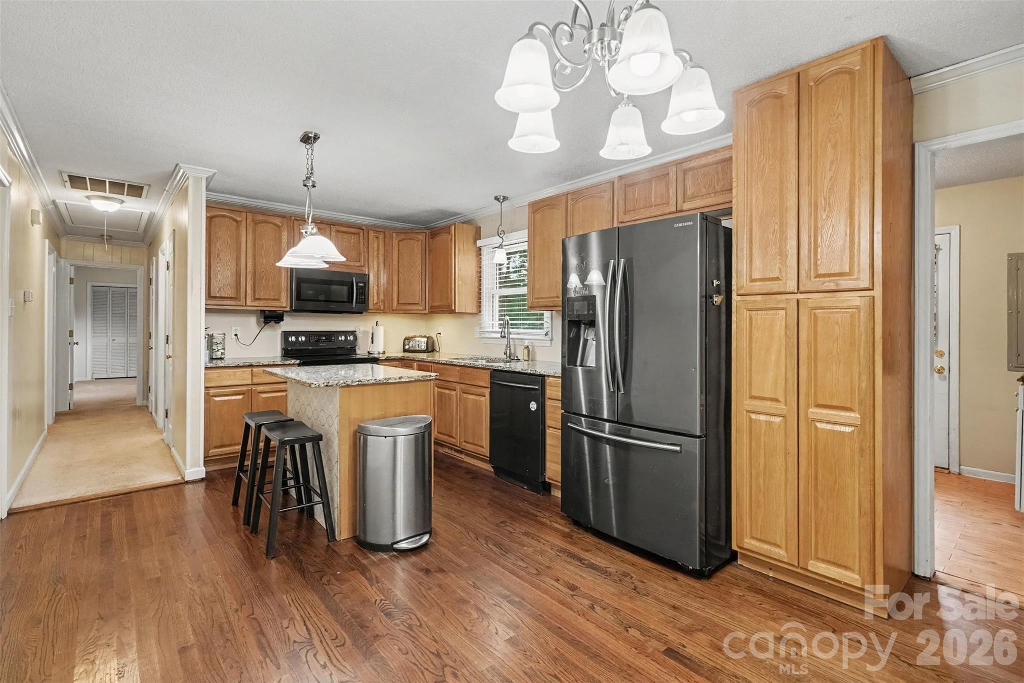 Single Family Residence at 15229 Comanche Lane, Matthews, photo 4 of 24