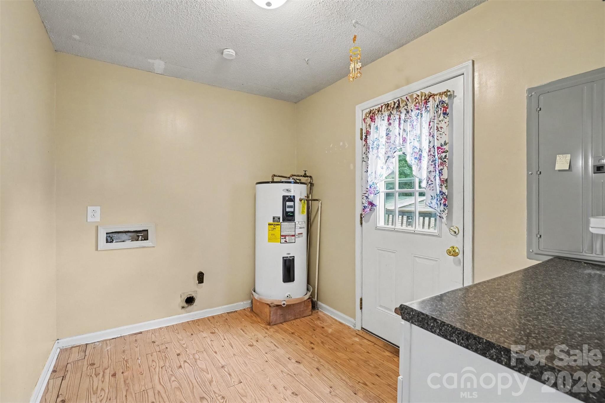 laundry room - 15229 Comanche Lane, Matthews