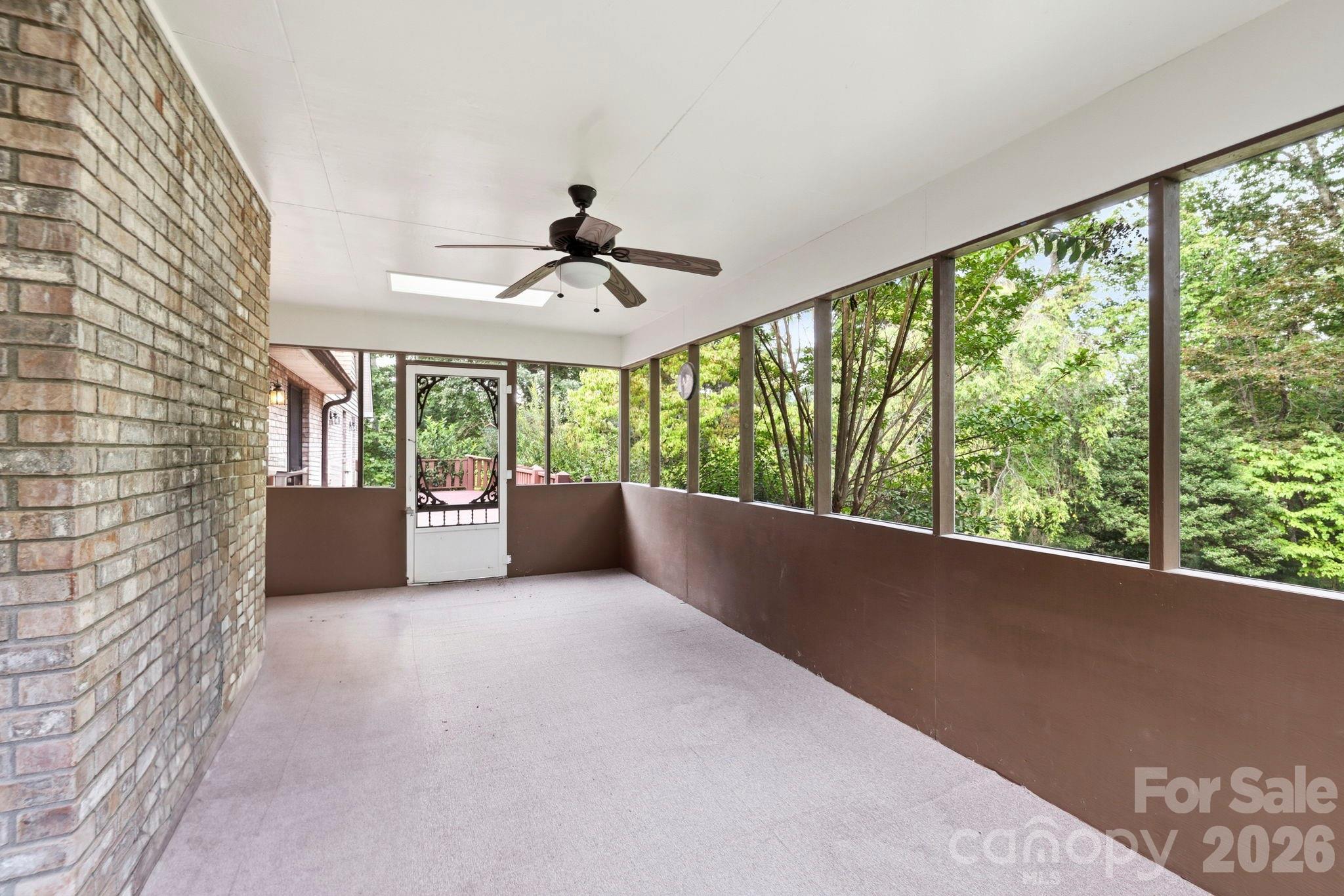 Single Family Residence at 1079 Dupont Road, Hendersonville, photo 7 of 44