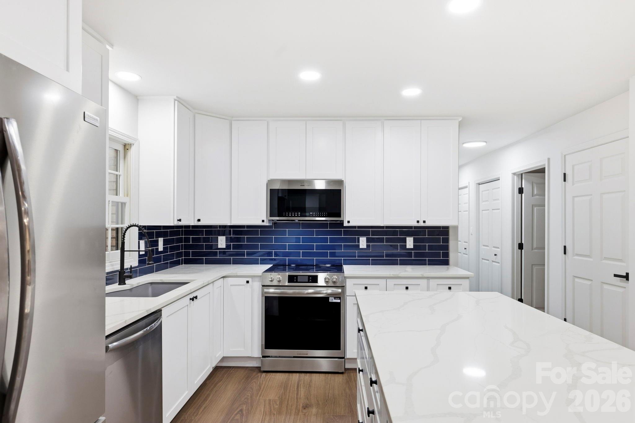 Single Family Residence at 1079 Dupont Road, Hendersonville, photo 15 of 44