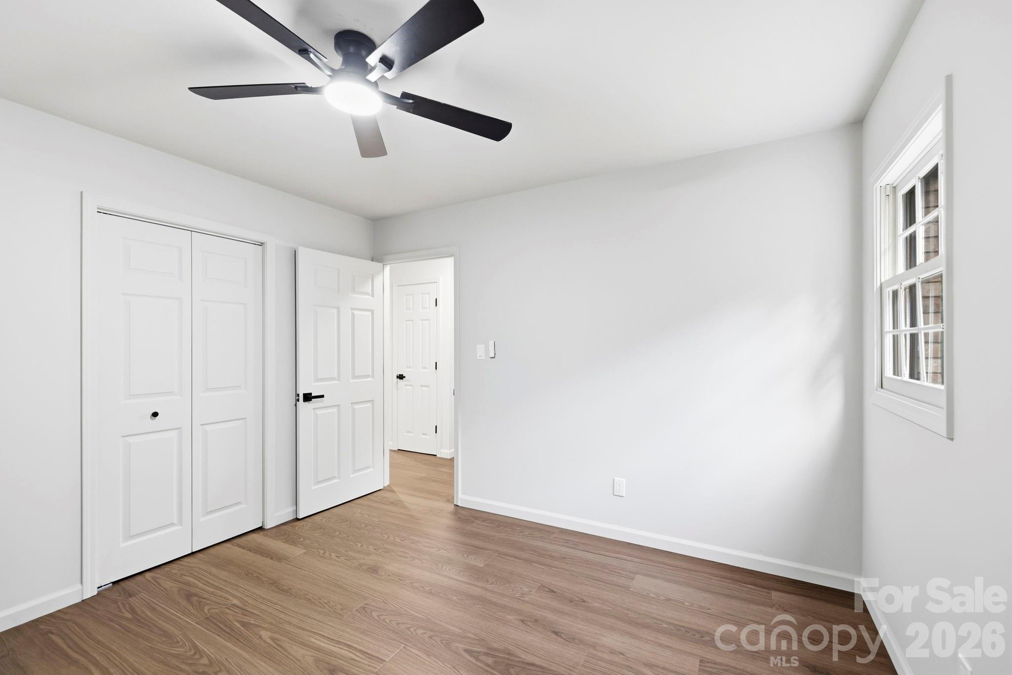 Single Family Residence at 1079 Dupont Road, Hendersonville, photo 19 of 44
