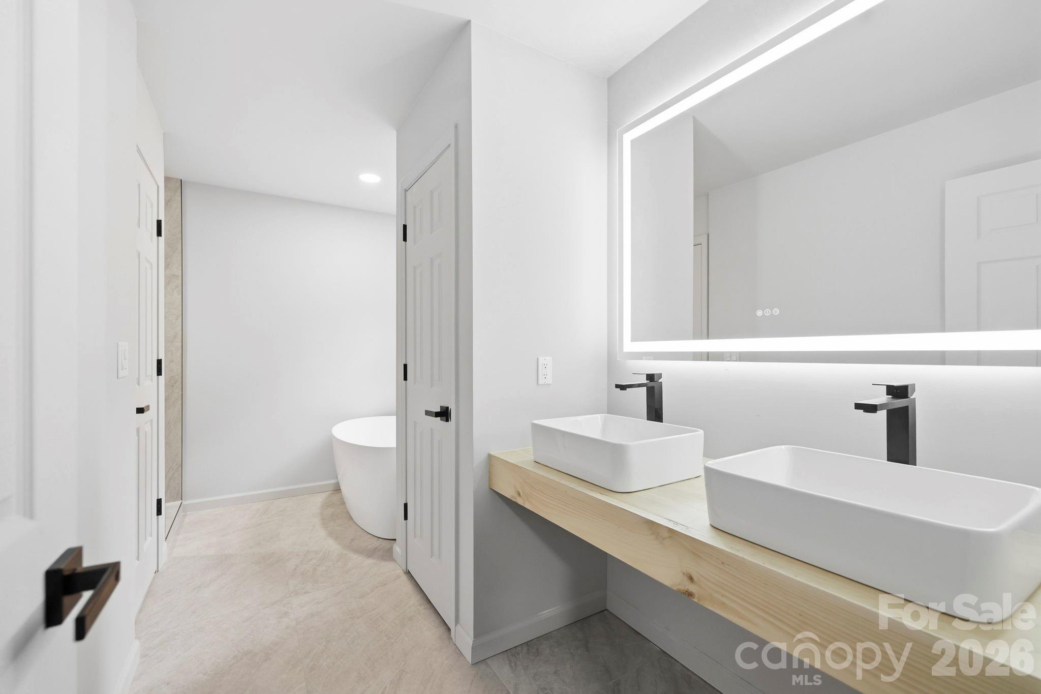 Master Bathroom - 1079 Dupont Road, Hendersonville
