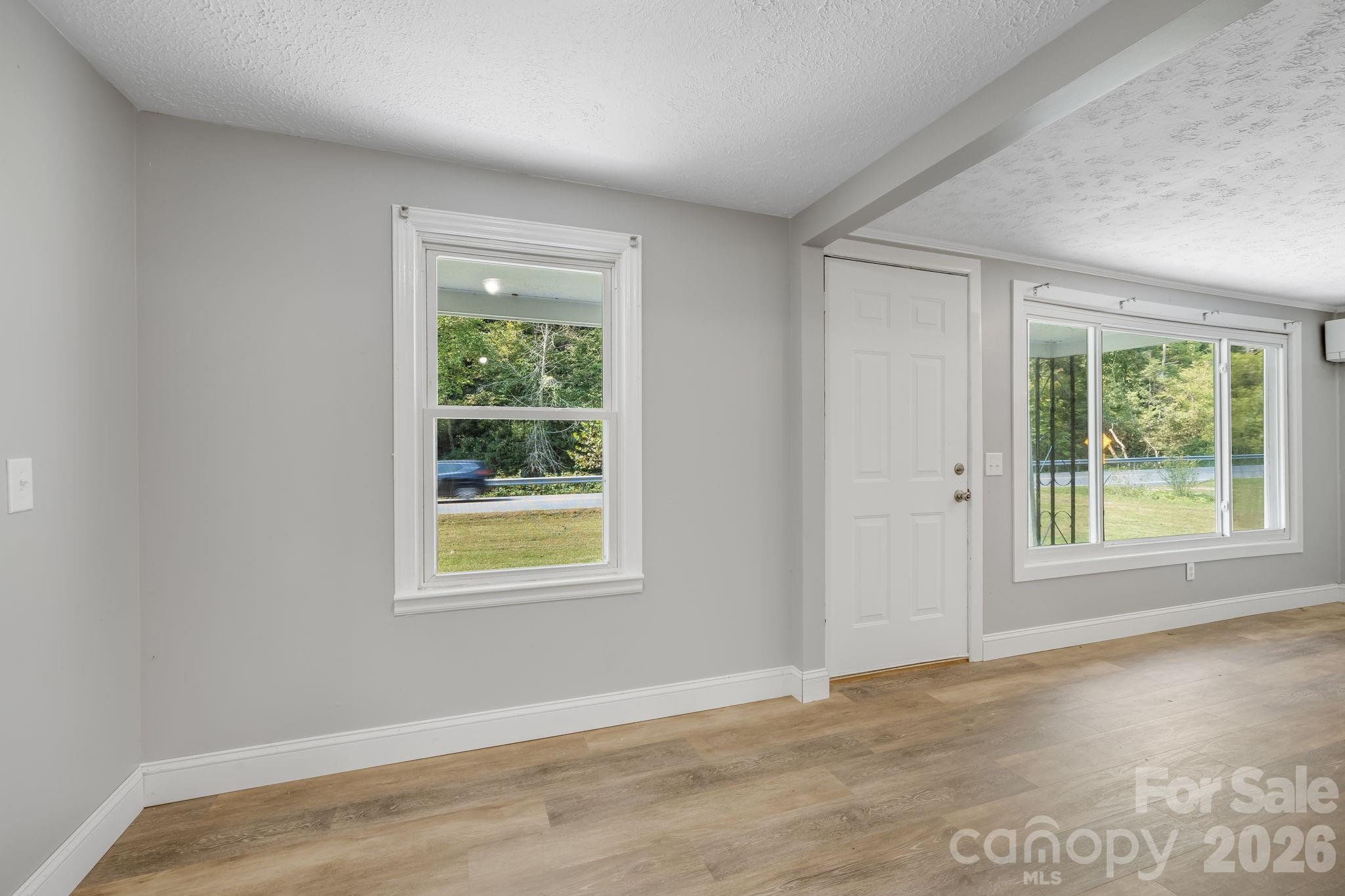 Dining area - 4078 NC 208 Highway, Marshall