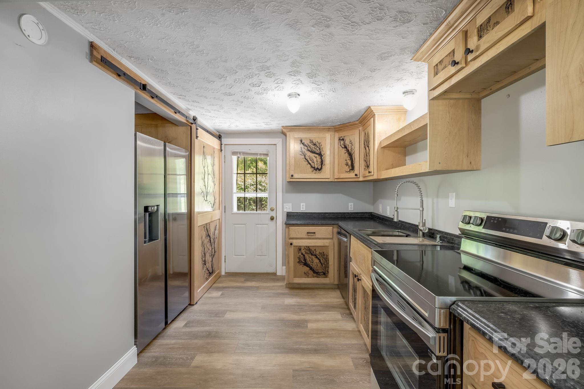 New stainless applicances - 4078 NC 208 Highway, Marshall