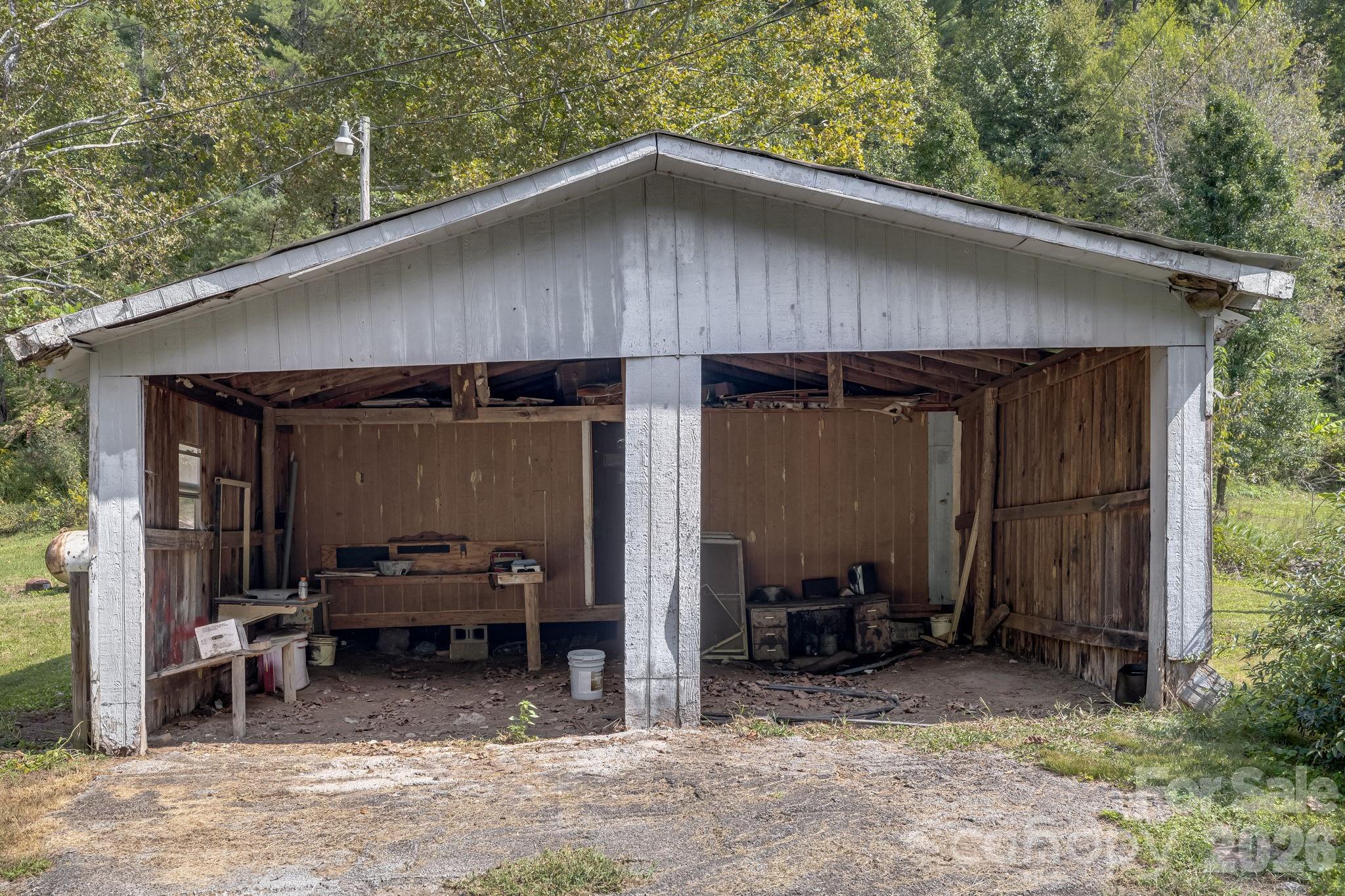 Garage - 4078 NC 208 Highway, Marshall