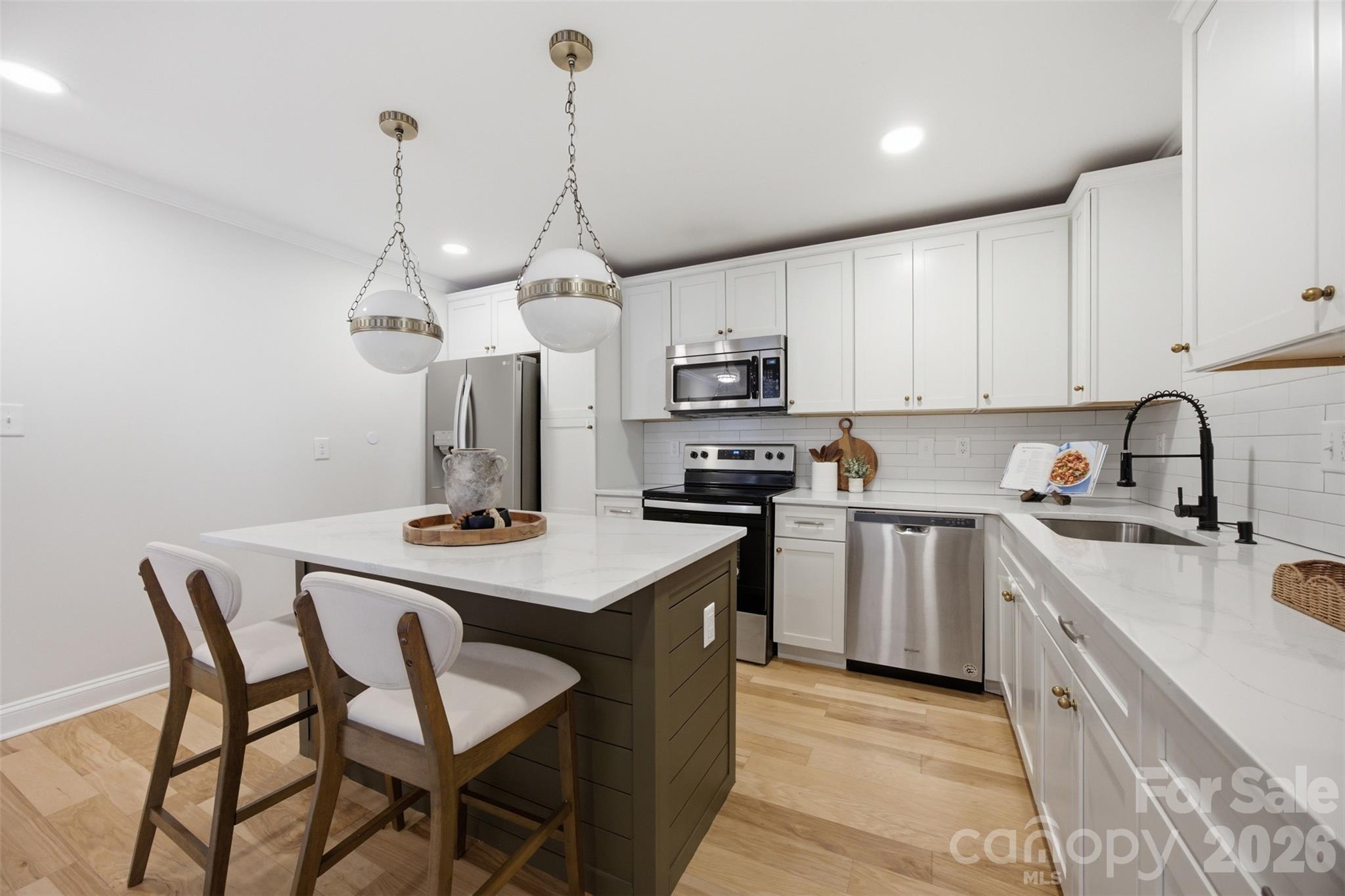 Single Family Residence at 314 Dogwood Lane, Belmont, photo 14 of 37