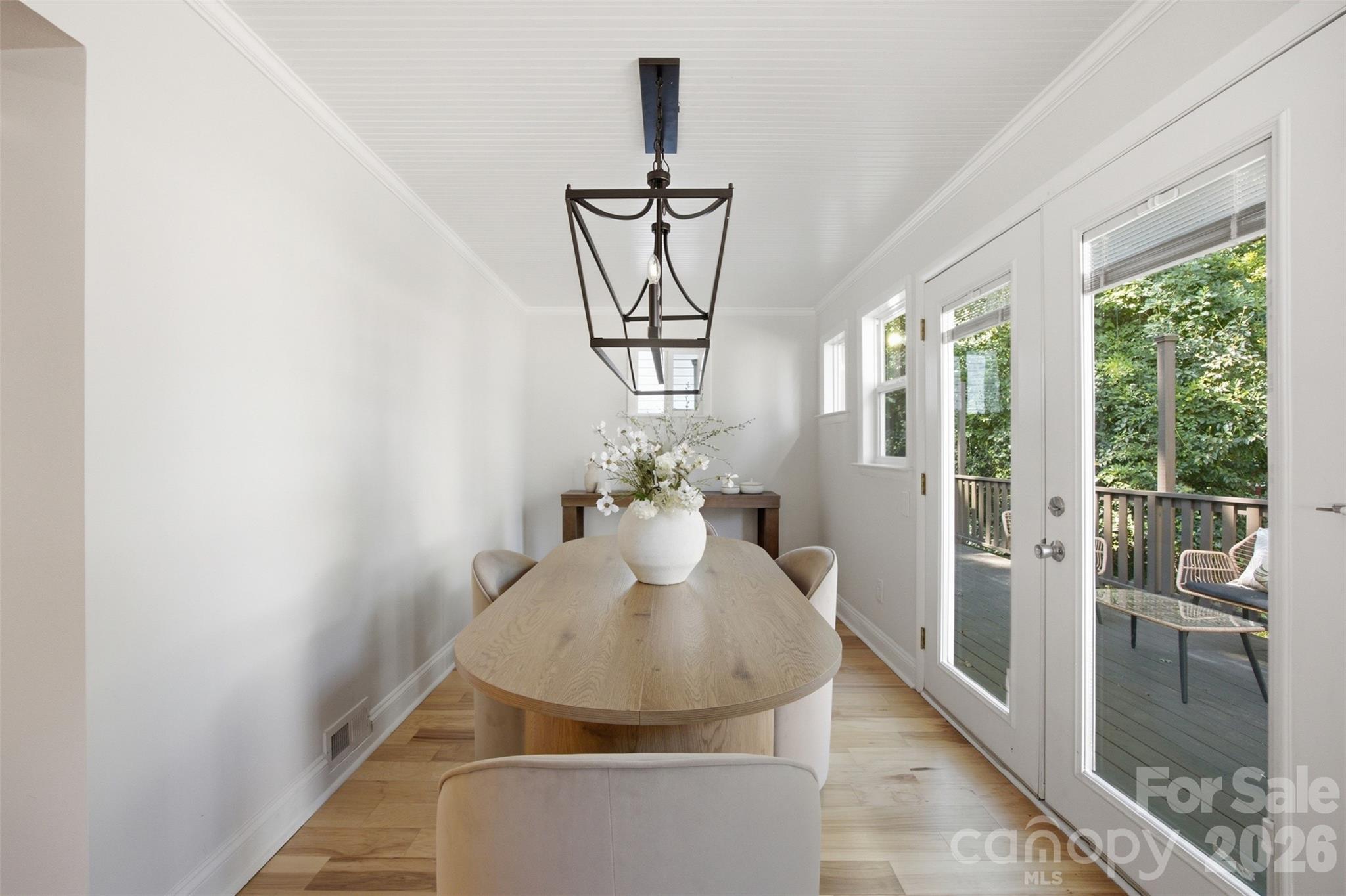 Single Family Residence at 314 Dogwood Lane, Belmont, photo 12 of 37