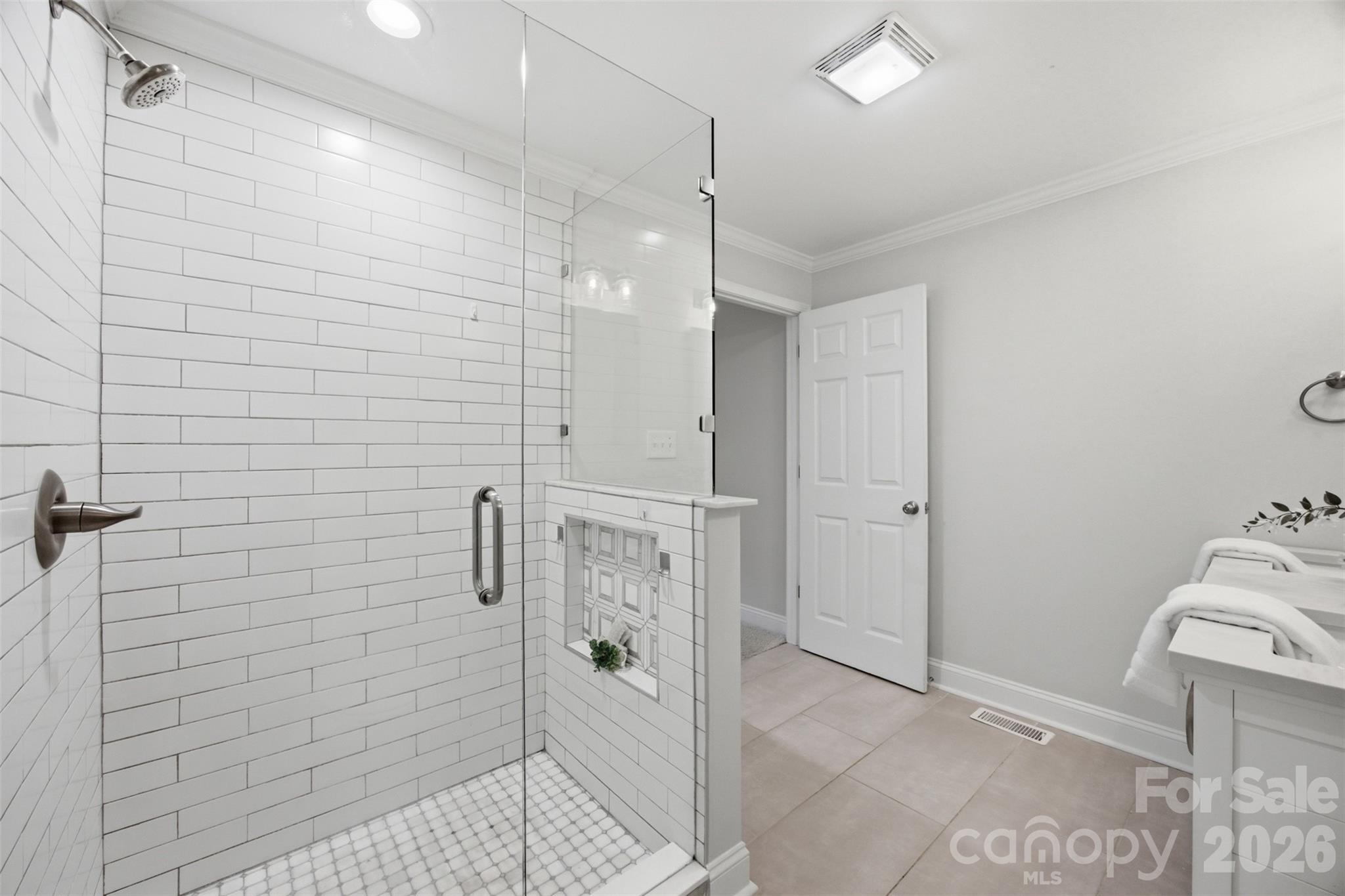 Single Family Residence at 314 Dogwood Lane, Belmont, photo 10 of 37