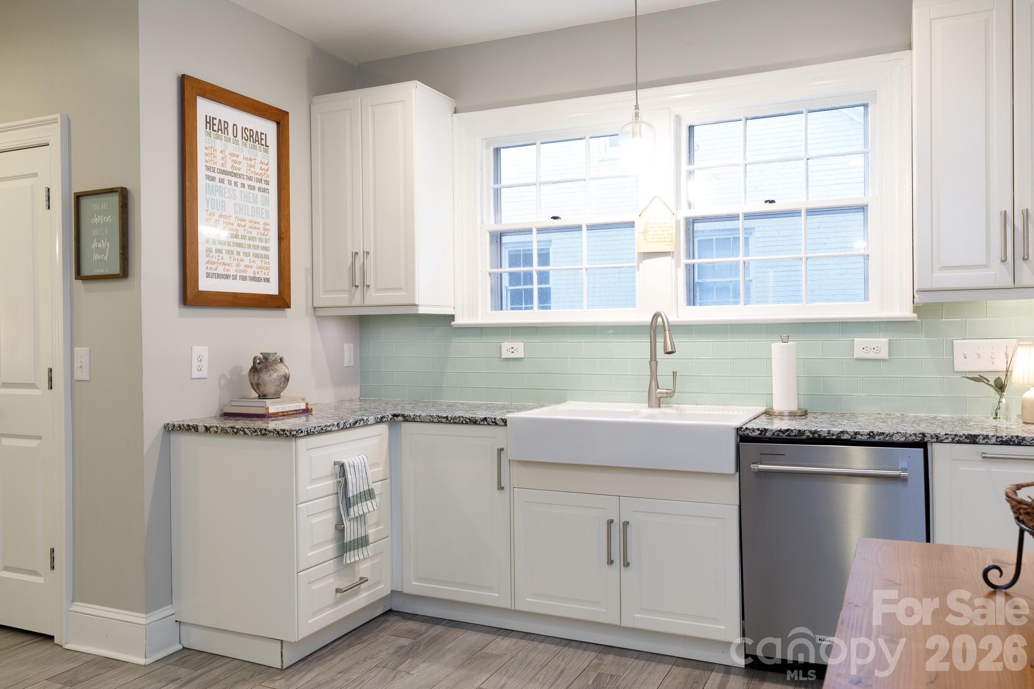 New cabinets and stainless appliances - 411 Dale Avenue, Gastonia