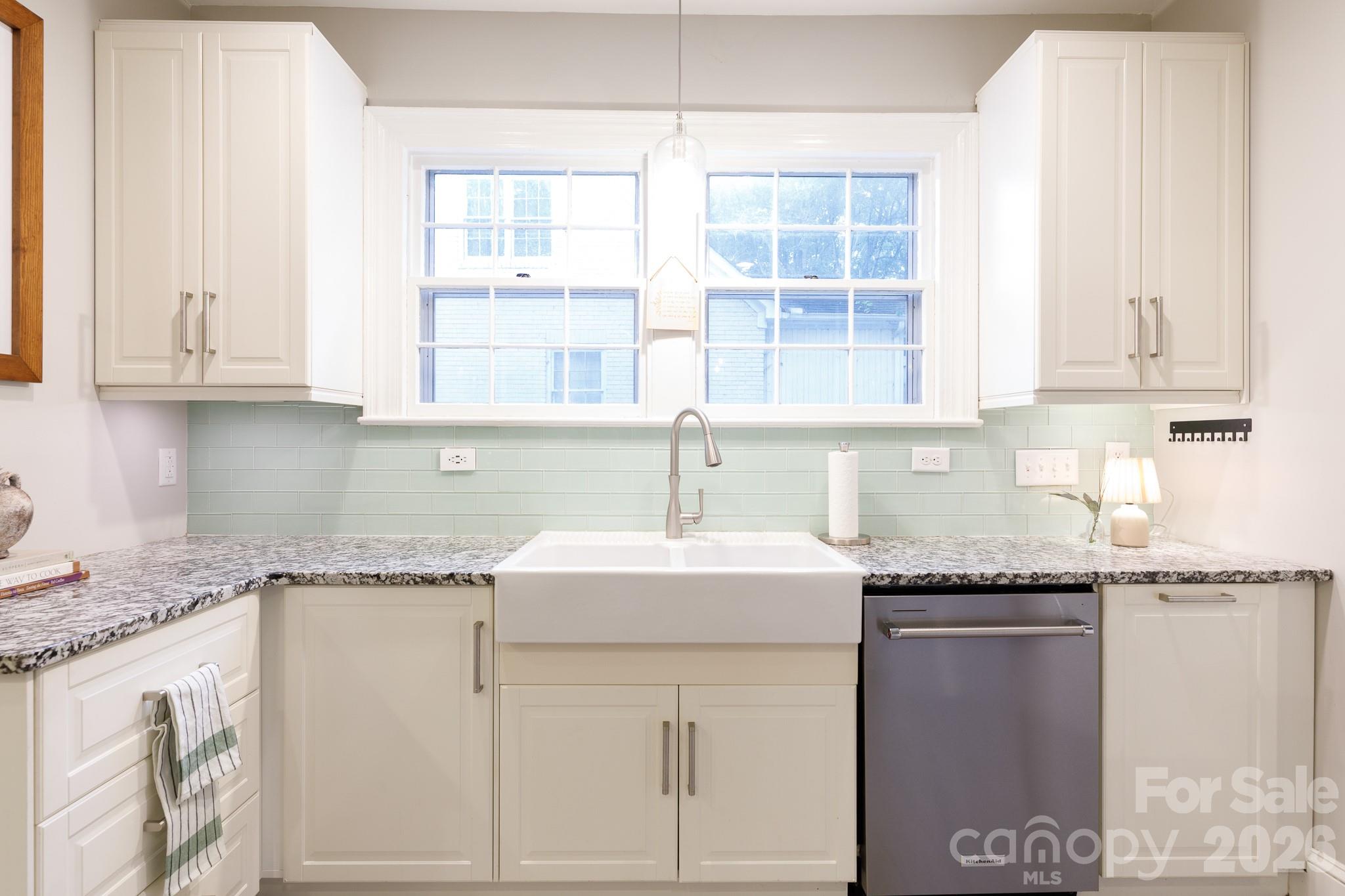 Farmhouse sink w/ windows - 411 Dale Avenue, Gastonia
