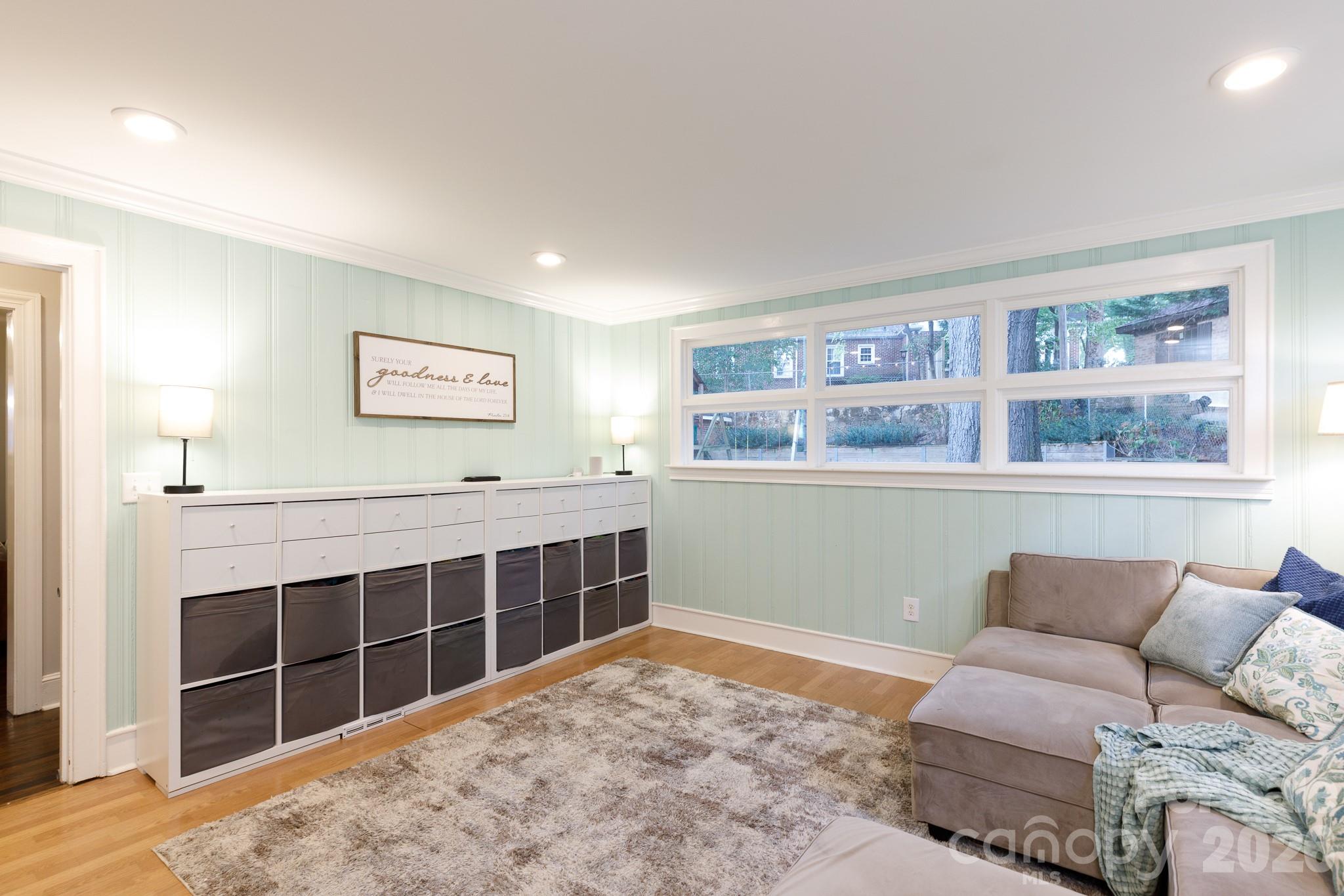 Playroom on main overlooks back yard - 411 Dale Avenue, Gastonia