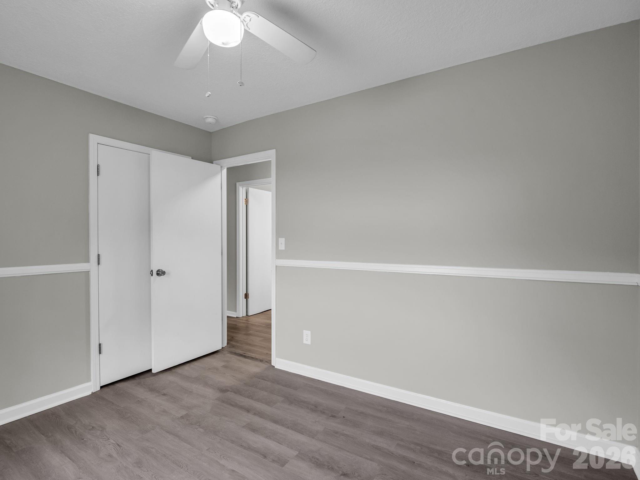 Single Family Residence at 117 Drexel Road, Hendersonville, photo 19 of 37