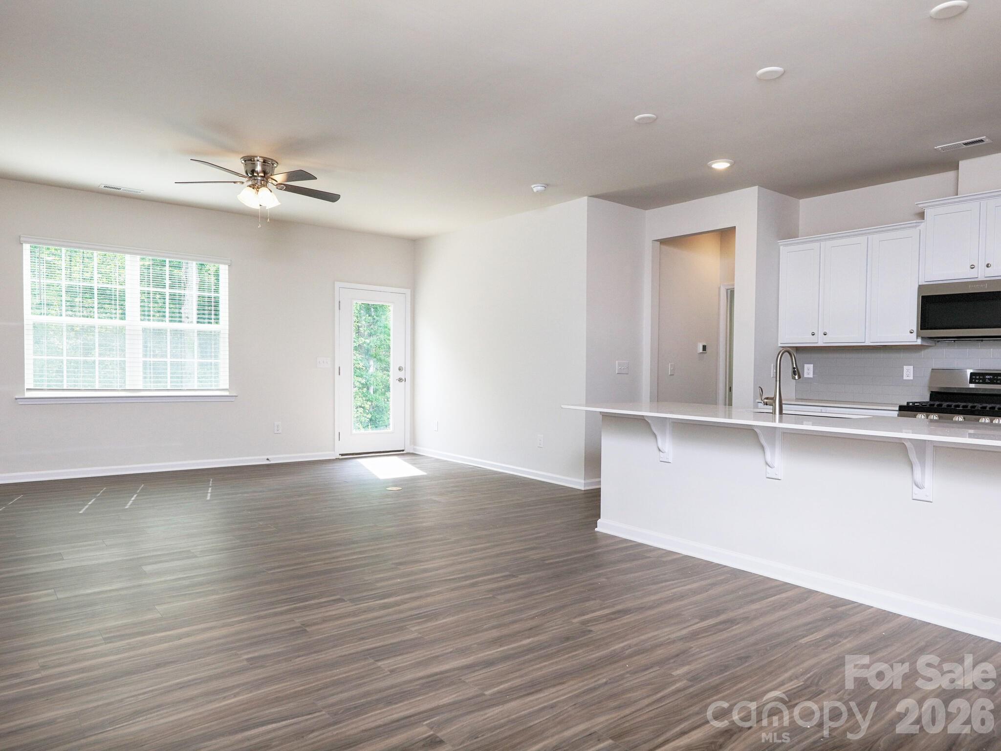 Great room - 121 Olive Tea Lane, Statesville