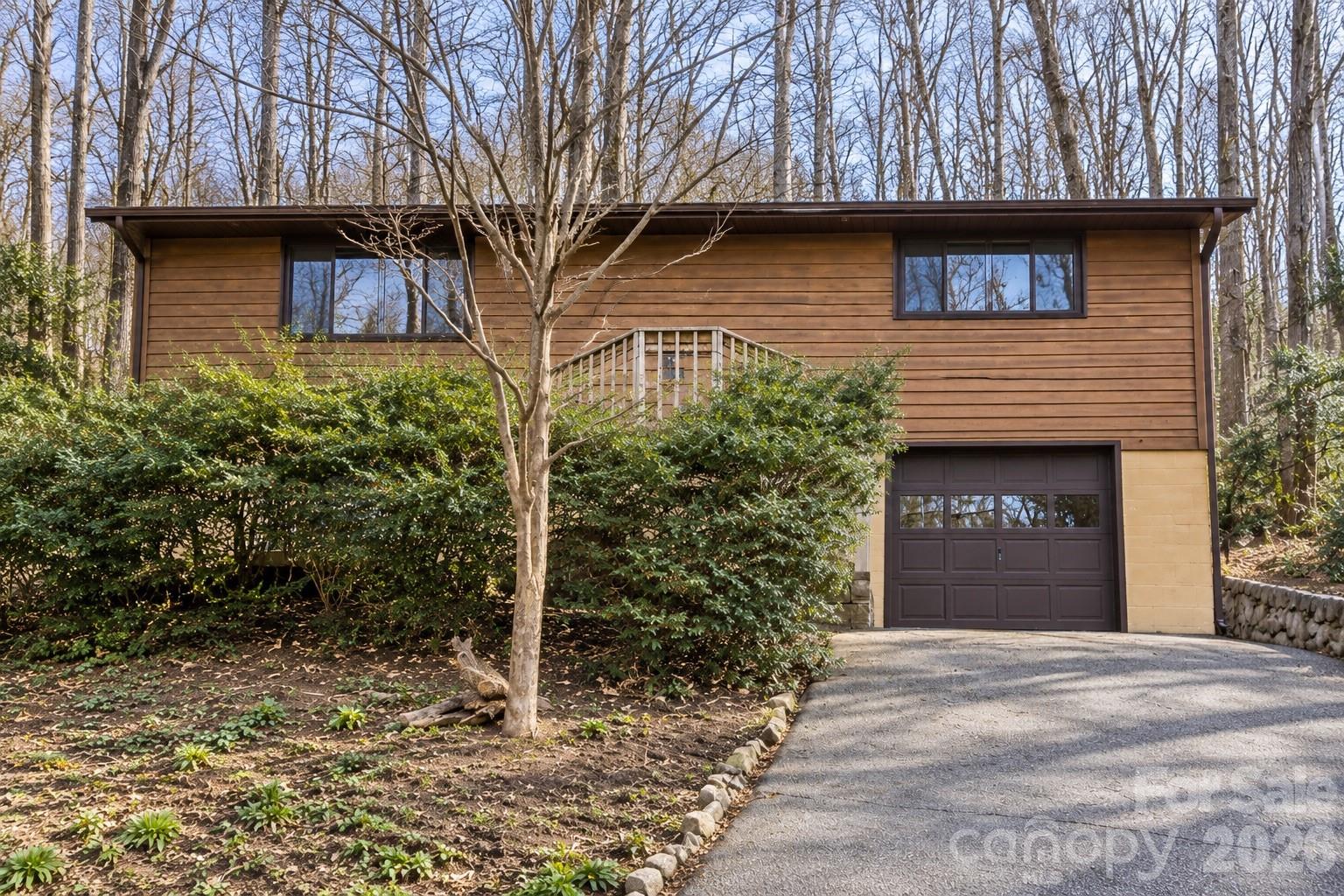 8 Shadywood Circle