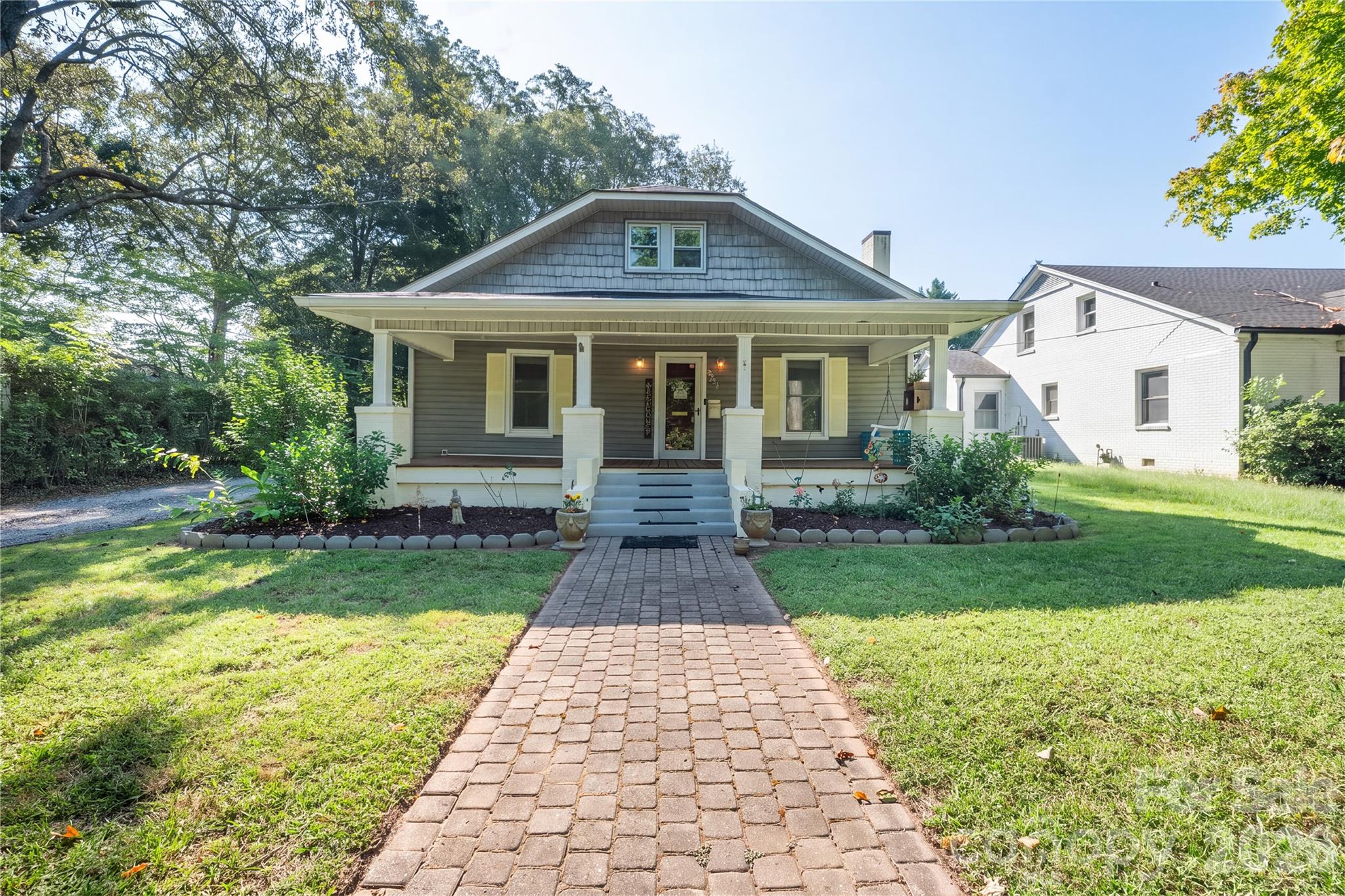 Single Family Residence at 826 Davie Avenue, Statesville, photo 5 of 38