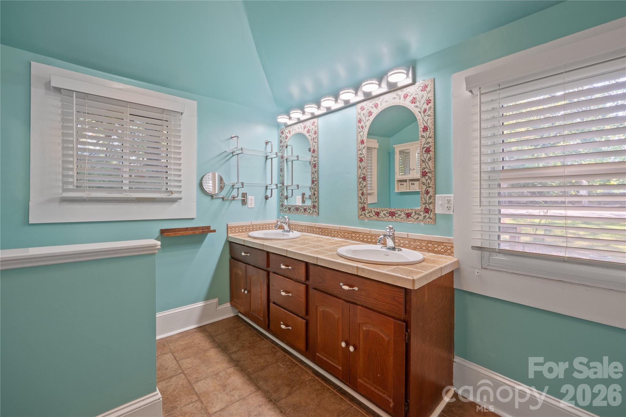 Primary bath - 826 Davie Avenue, Statesville