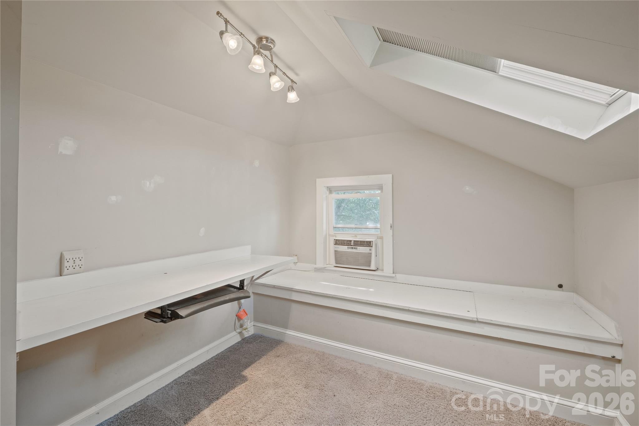 Single Family Residence at 826 Davie Avenue, Statesville, photo 24 of 38