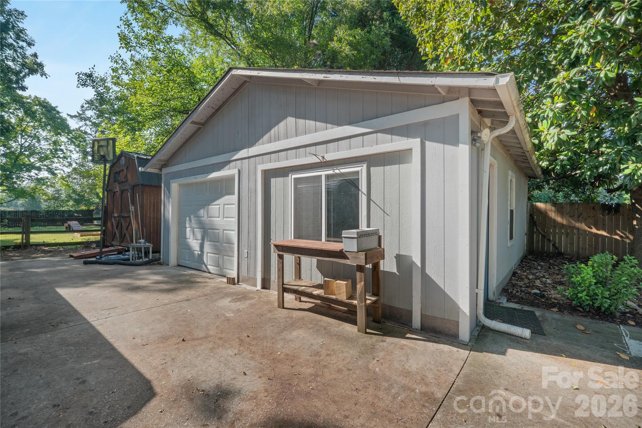 Garage/workshop - 826 Davie Avenue, Statesville