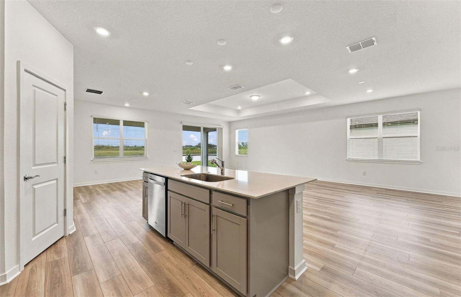 Center Island w/Storage - 10045 TRELLIS VINE WAY, PARRISH