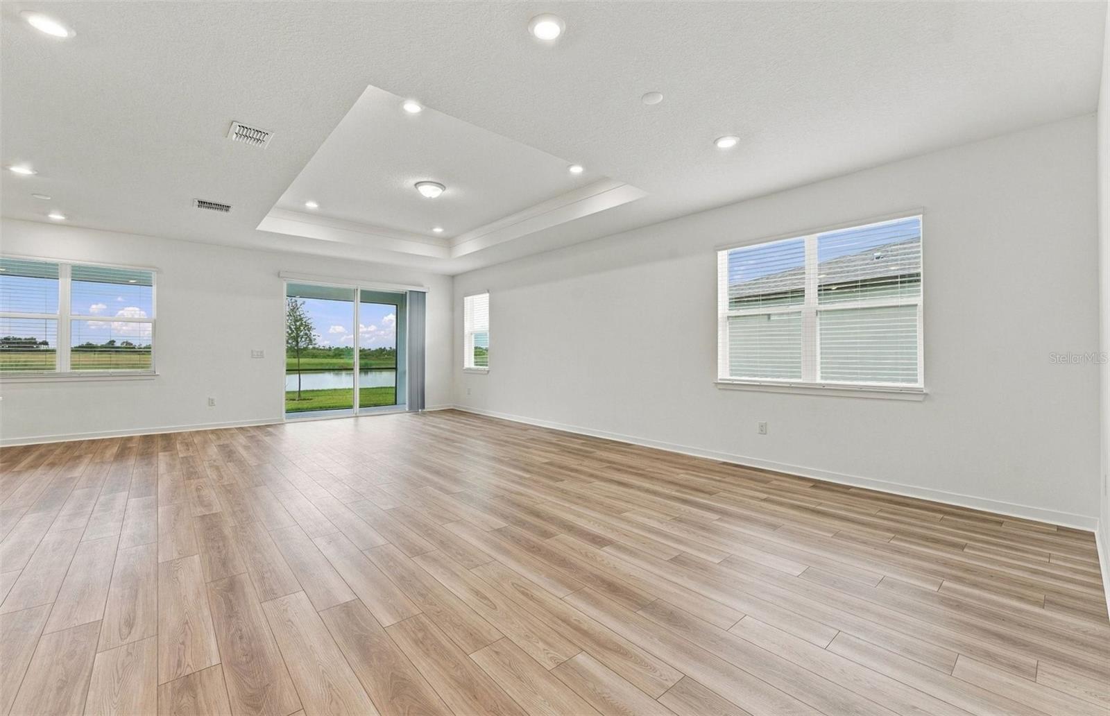 Spacious Gathering Room w/Tray Ceiling - 10045 TRELLIS VINE WAY, PARRISH
