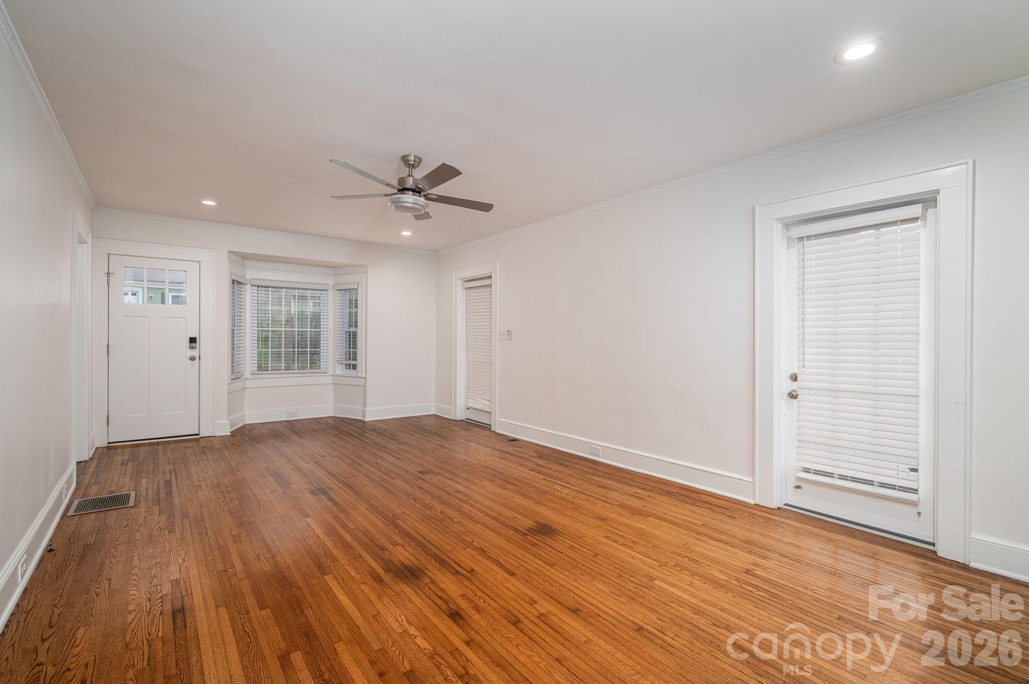 Single Family Residence at 501 W Sixth Avenue, Gastonia, photo 3 of 24