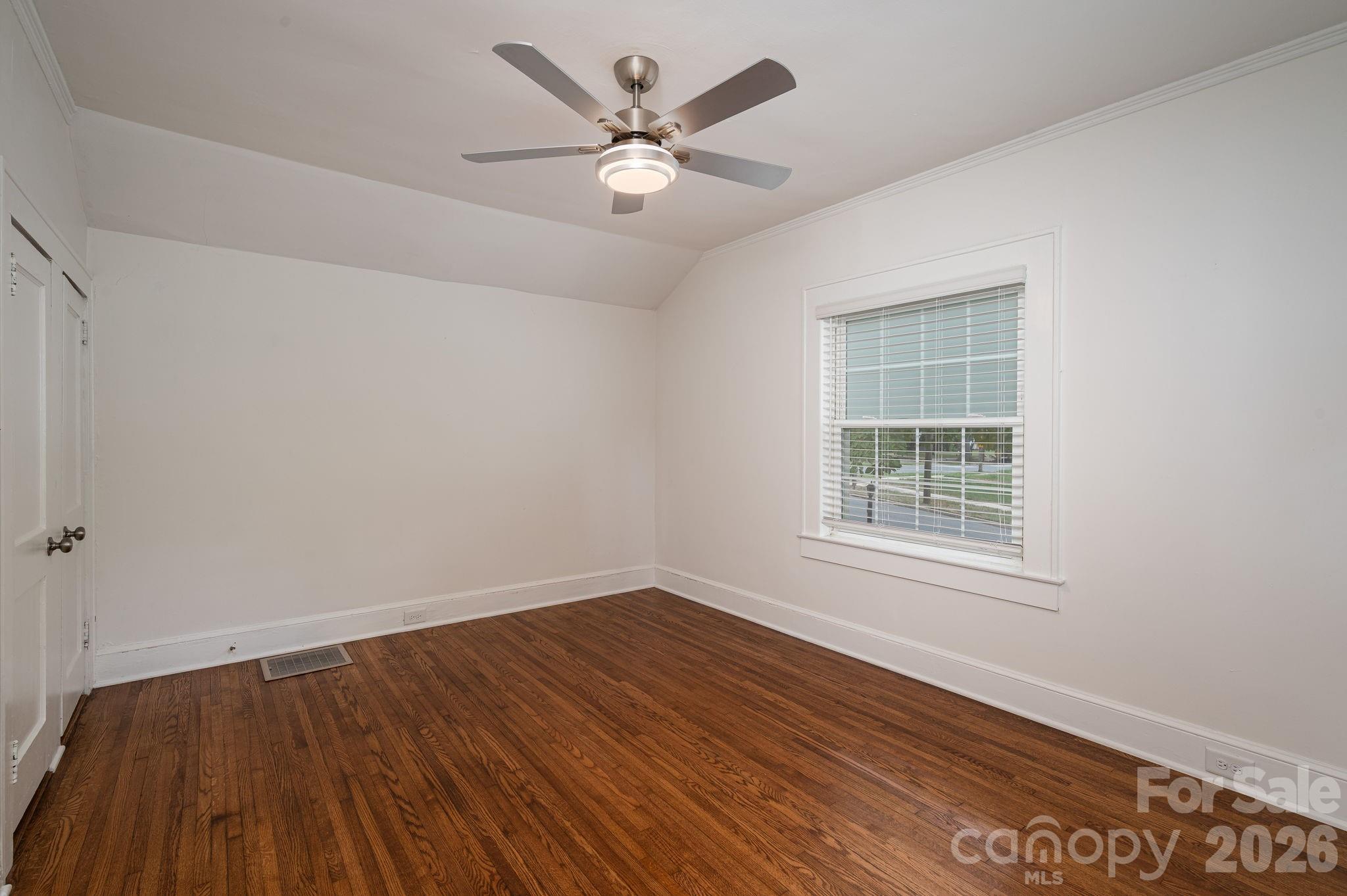 Single Family Residence at 501 W Sixth Avenue, Gastonia, photo 10 of 24