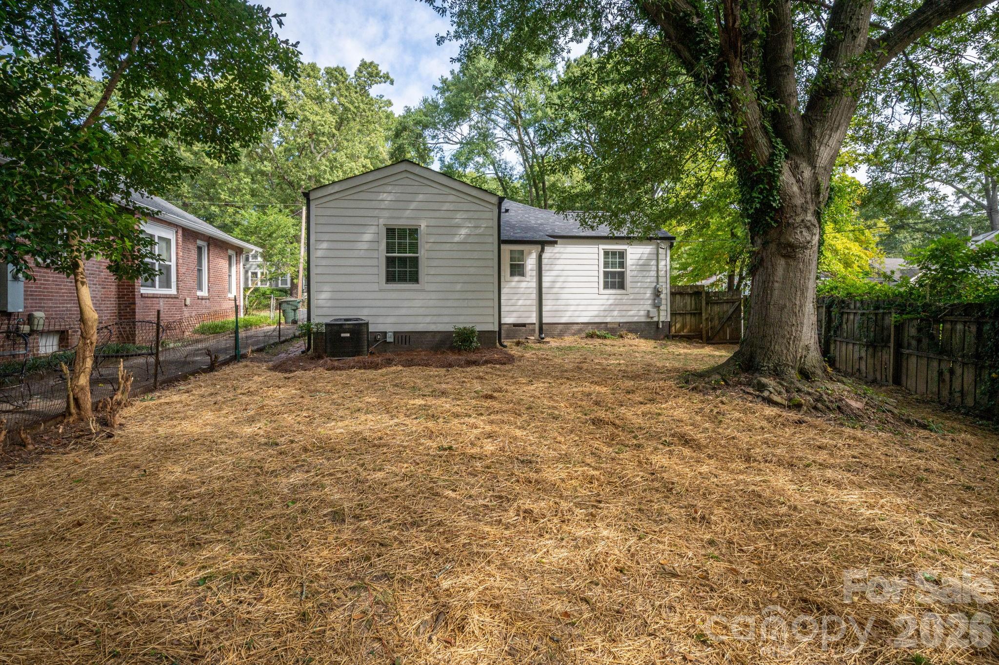 Single Family Residence at 501 W Sixth Avenue, Gastonia, photo 20 of 24
