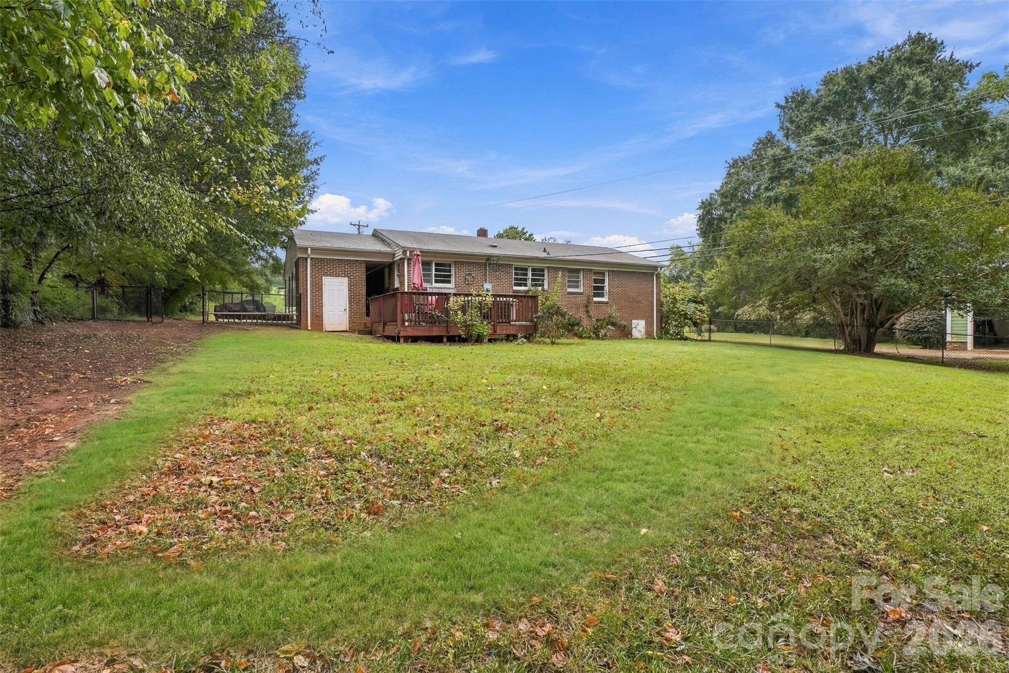 Single Family Residence at 561 Forest Way Drive, Fort Mill, photo 19 of 26