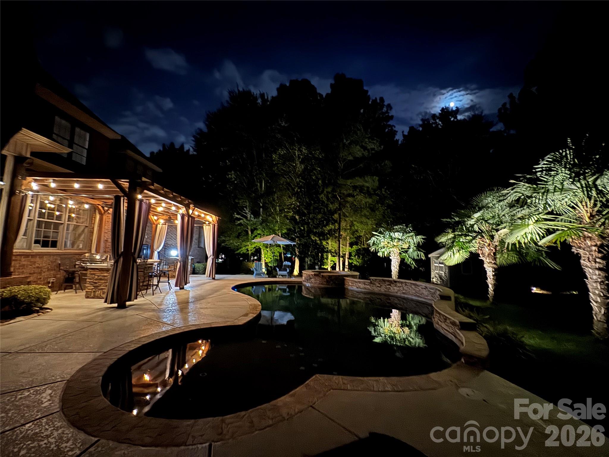 Single Family Residence at 215 Blue River Road, Lake Wylie, photo 8 of 48