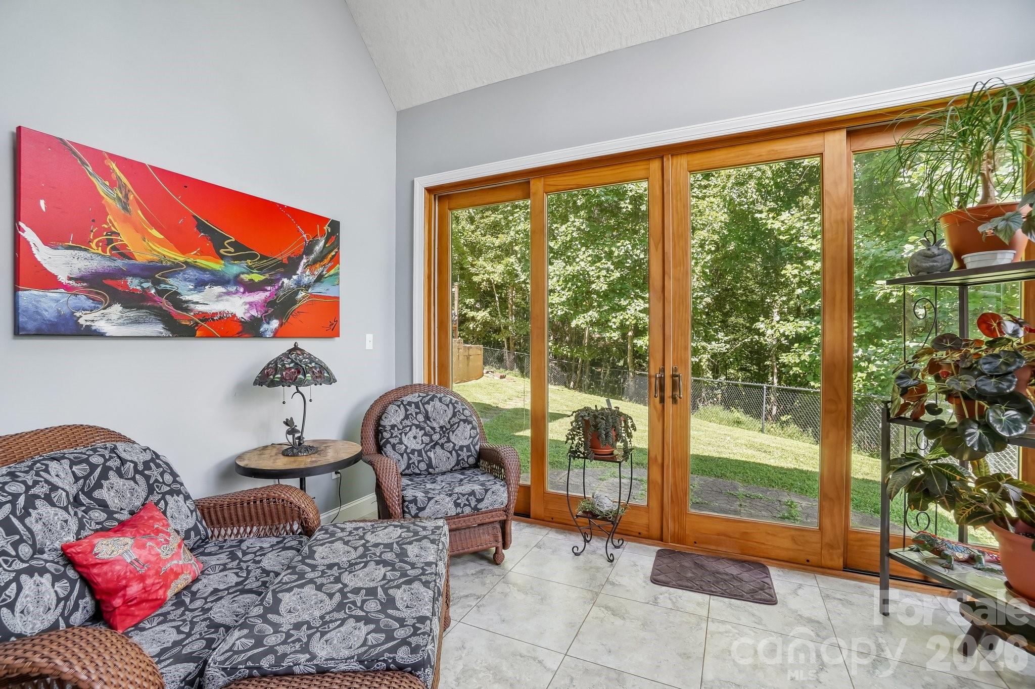 Solarium - 1000 Reems Cove Road, Marshall