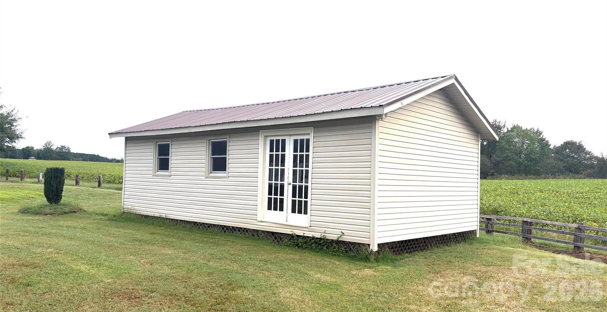 Approx. 16ft x 22ft Storage, Home Office or Workshop - 312 Old Belwood Road, Belwood