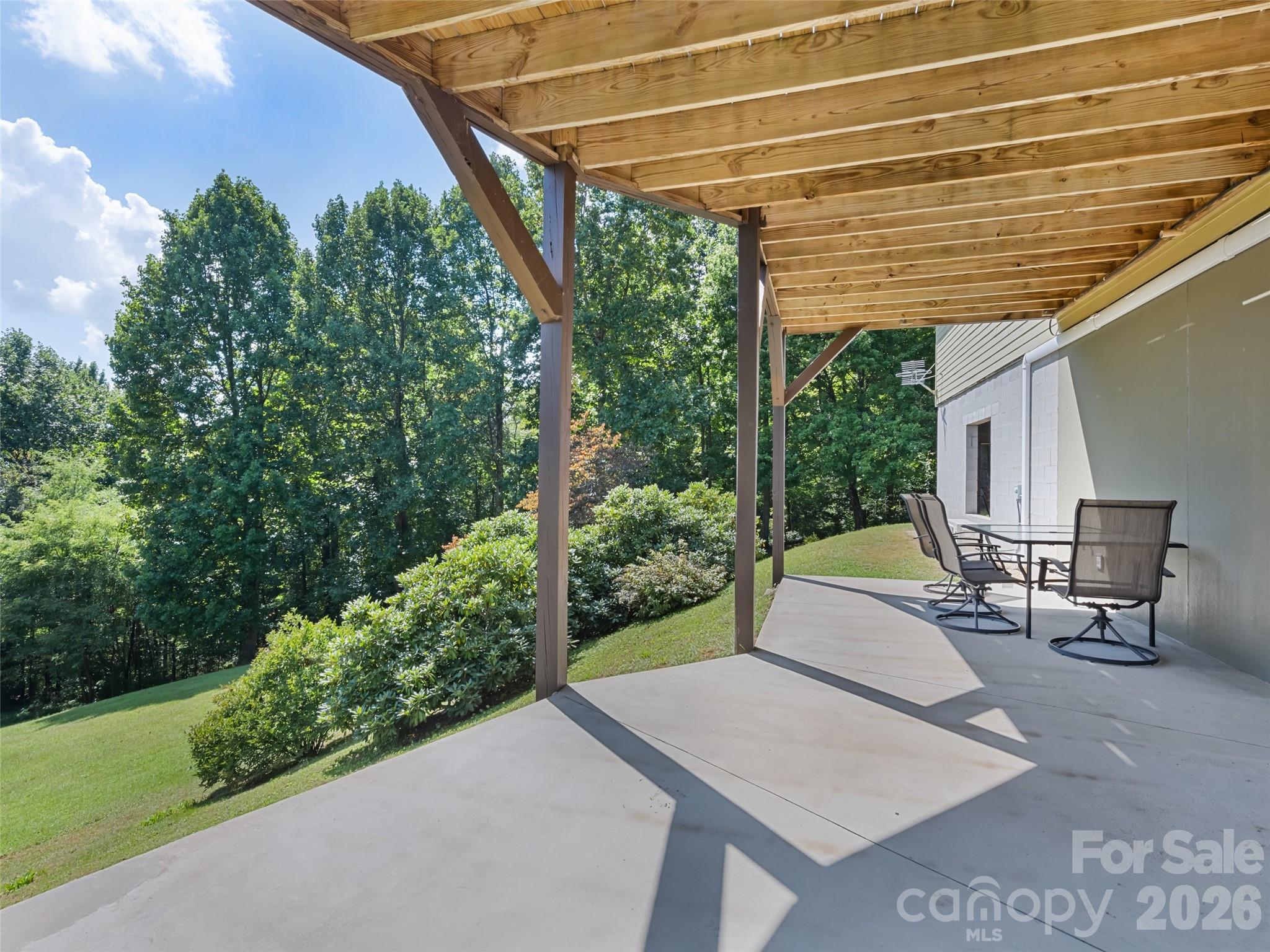 Single Family Residence at 555 Live Oak Loop, Waynesville, photo 8 of 48