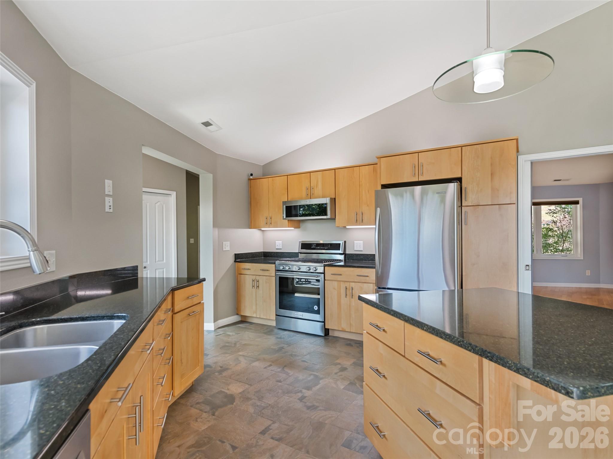 Single Family Residence at 555 Live Oak Loop, Waynesville, photo 14 of 48