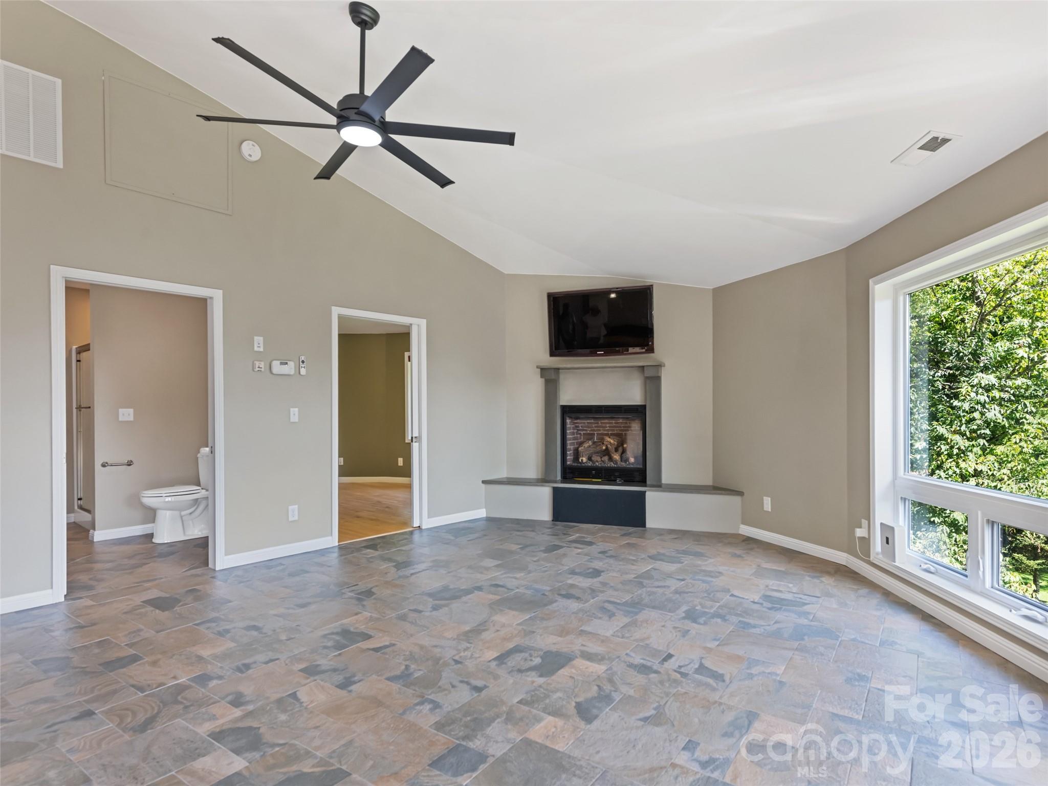 Single Family Residence at 555 Live Oak Loop, Waynesville, photo 18 of 48